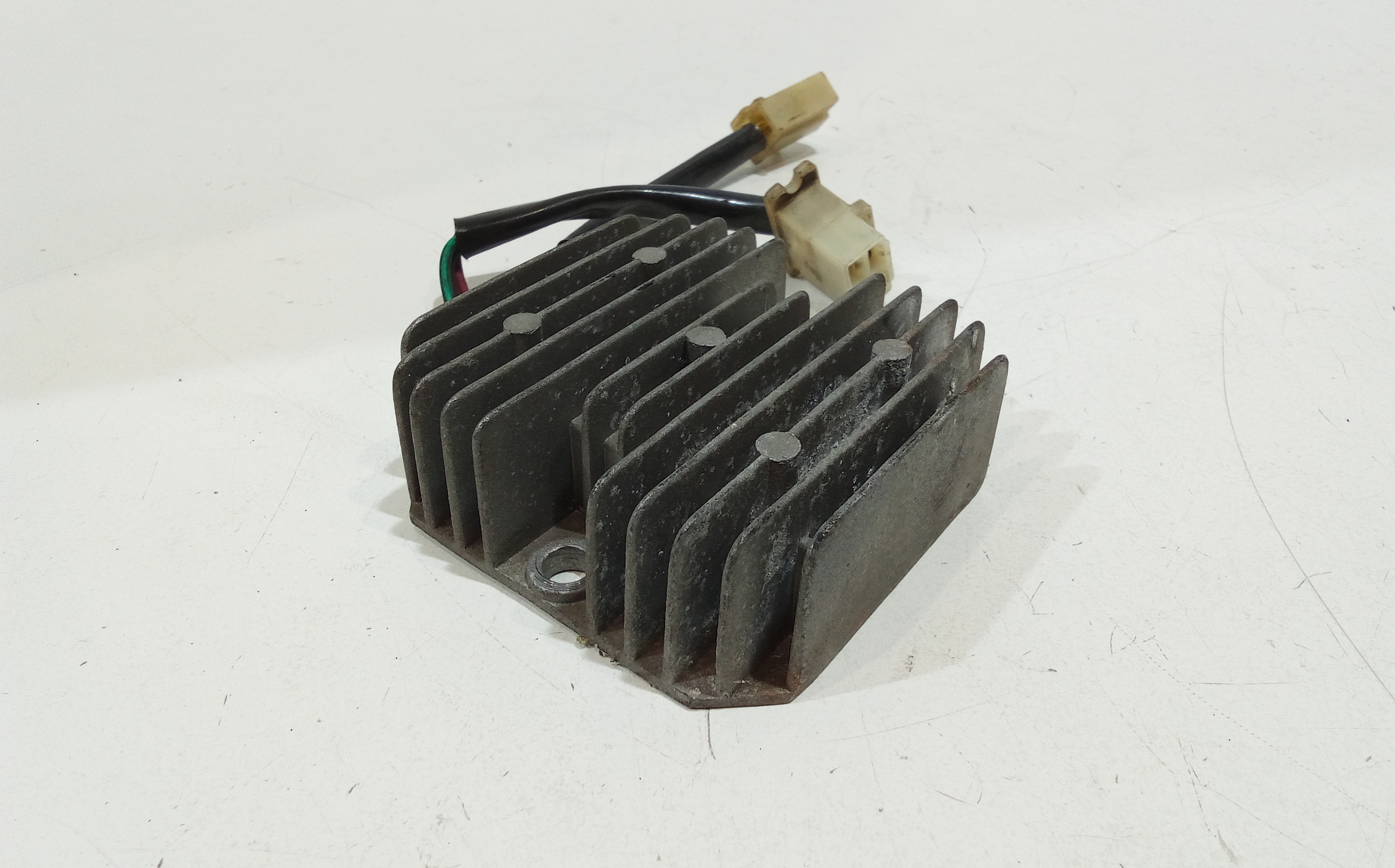 Regolatore di tensione per Peugeot Tweet 125cc (2010 - 2014)