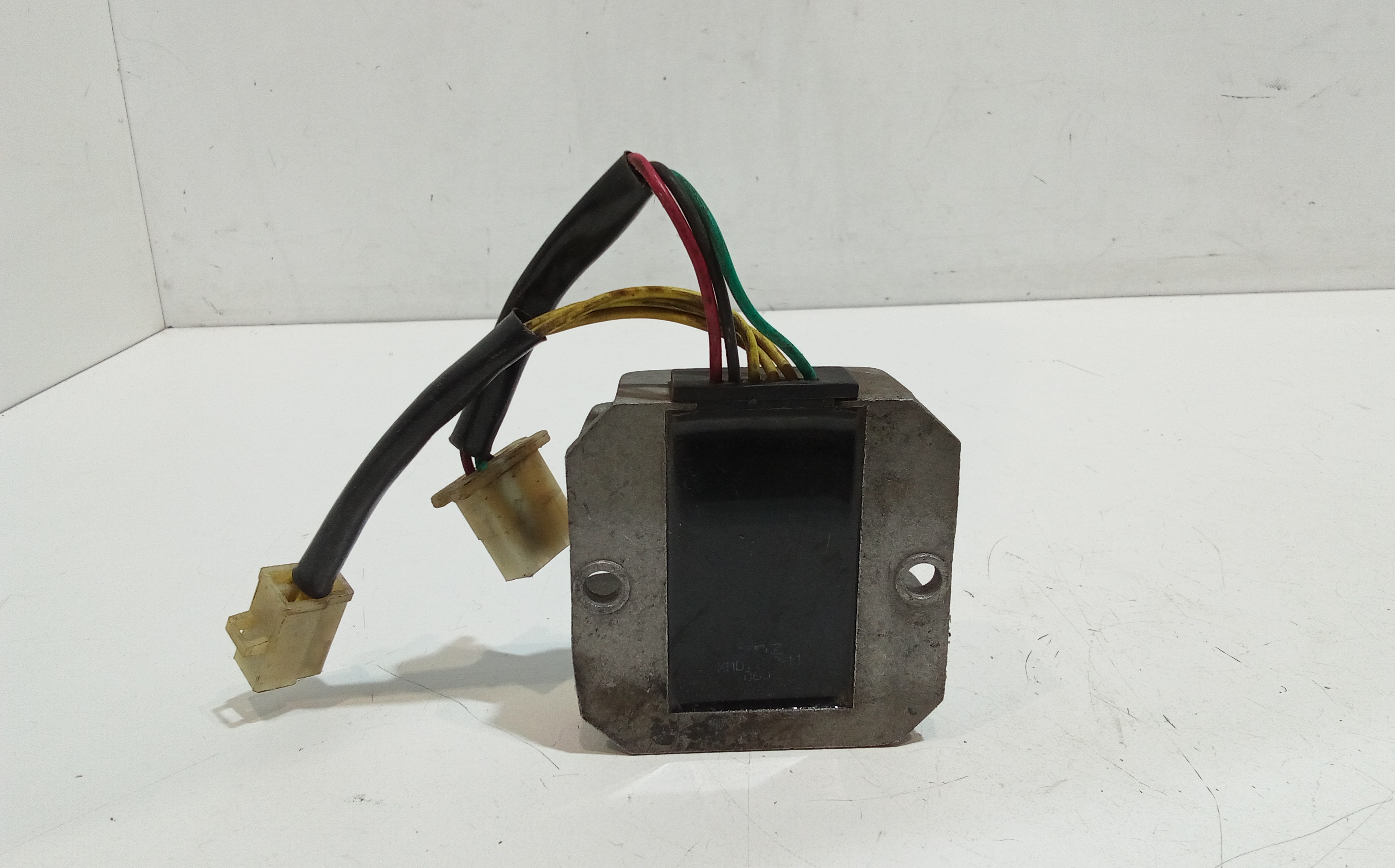 Regolatore di tensione per Peugeot Tweet 125cc (2010 - 2014)