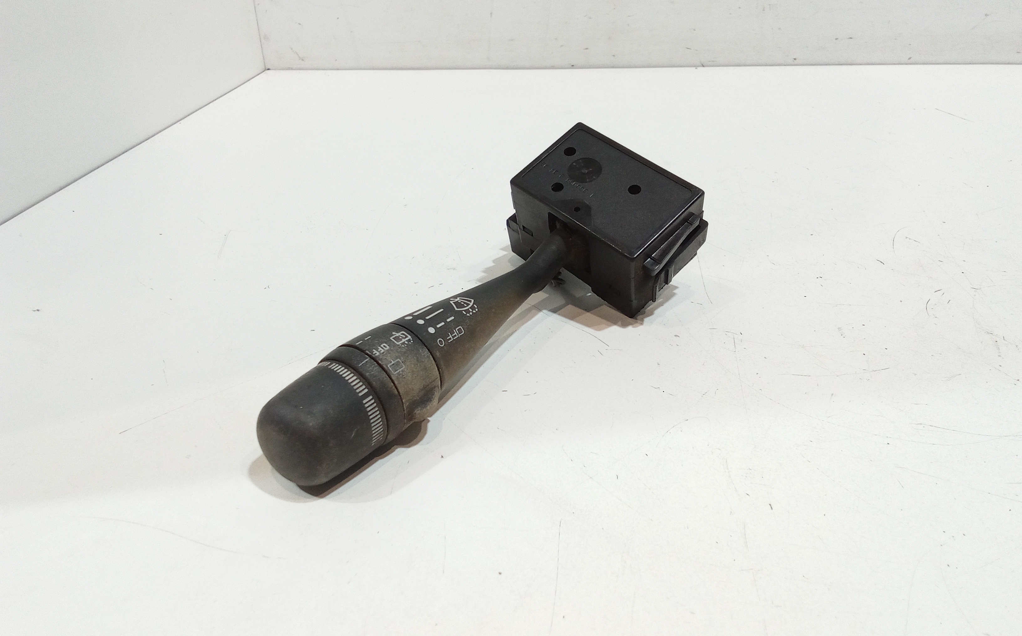 Devioluci destro per Nissan Vanette 1 Serie (1996 - In produzione)