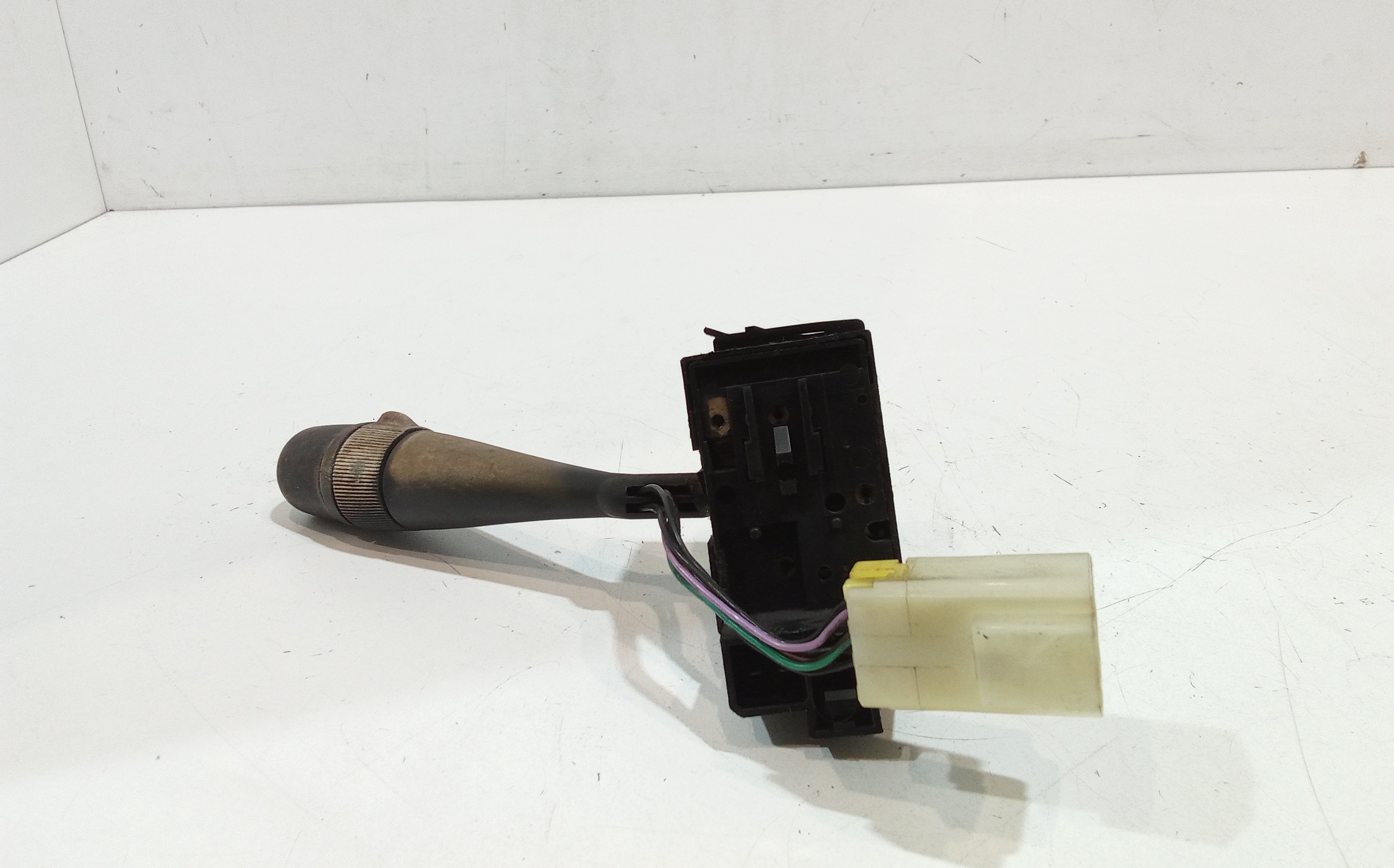 Devioluci destro per Nissan Vanette 1 Serie (1996 - In produzione)