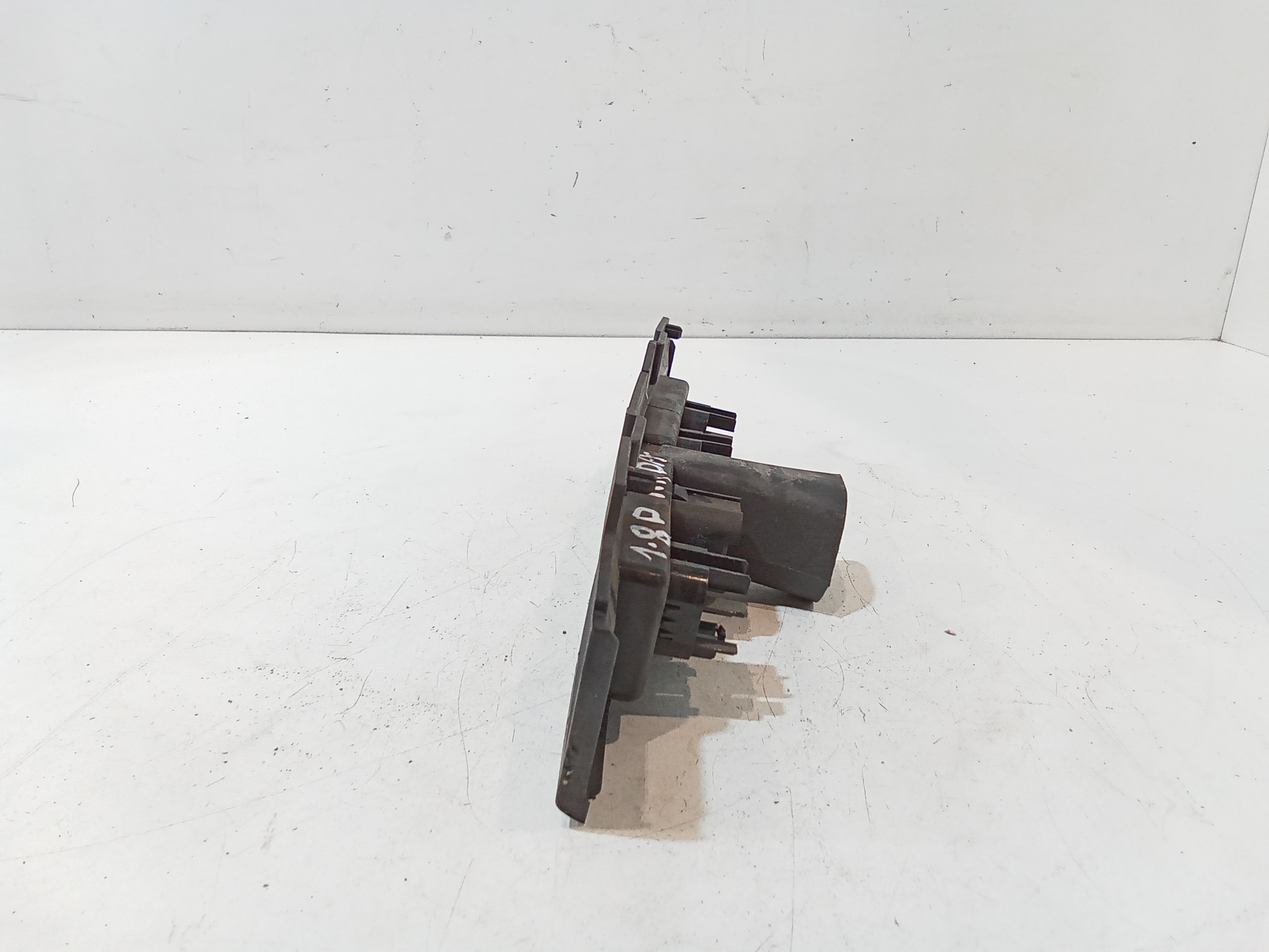 Pulsante Tergilunotto posteriore per Ford Focus S. Wagon 3 Serie (2004 - 2008)