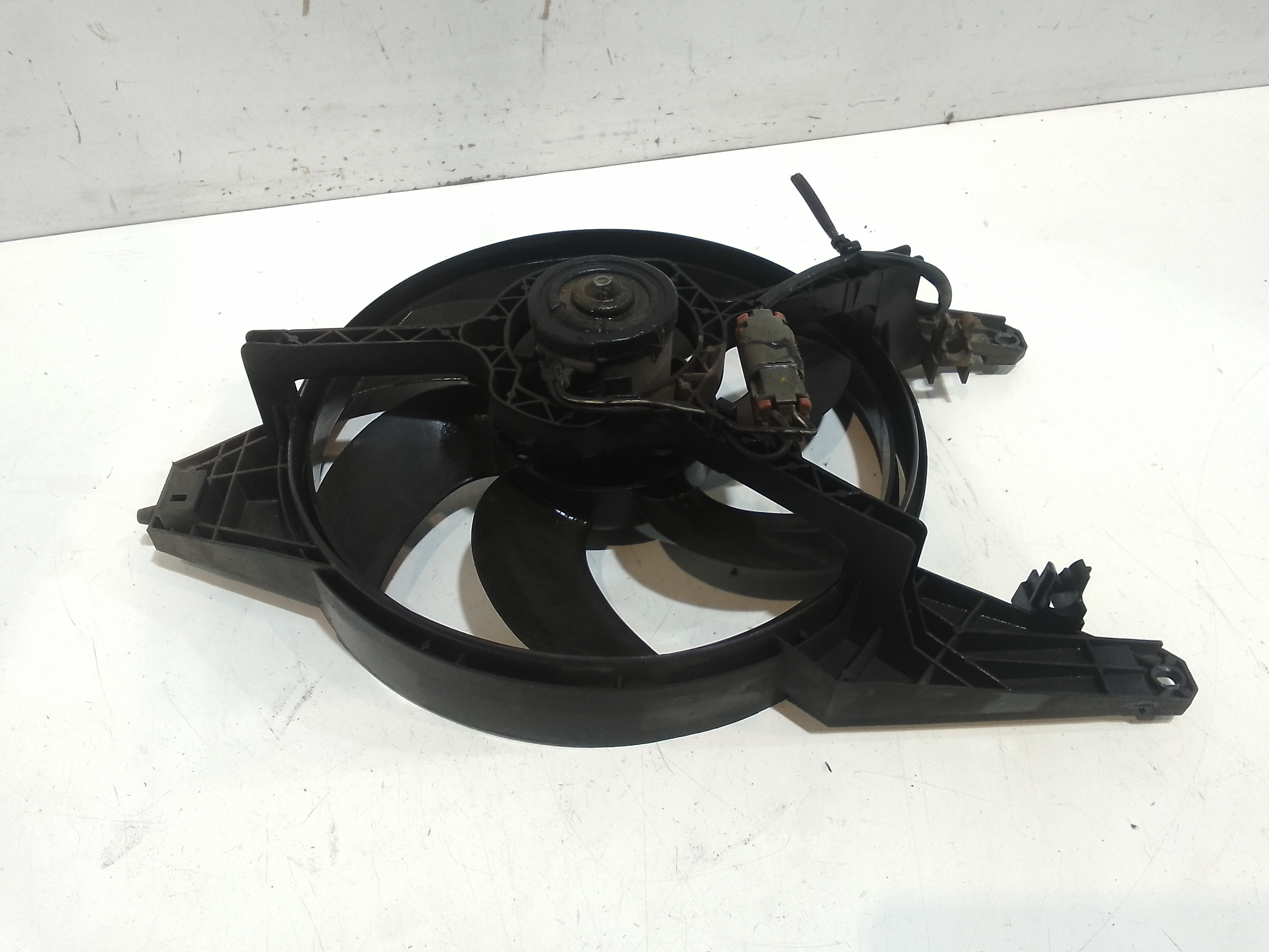 Ventola radiatore per Nissan Micra 2 Serie (1998 - 2000)