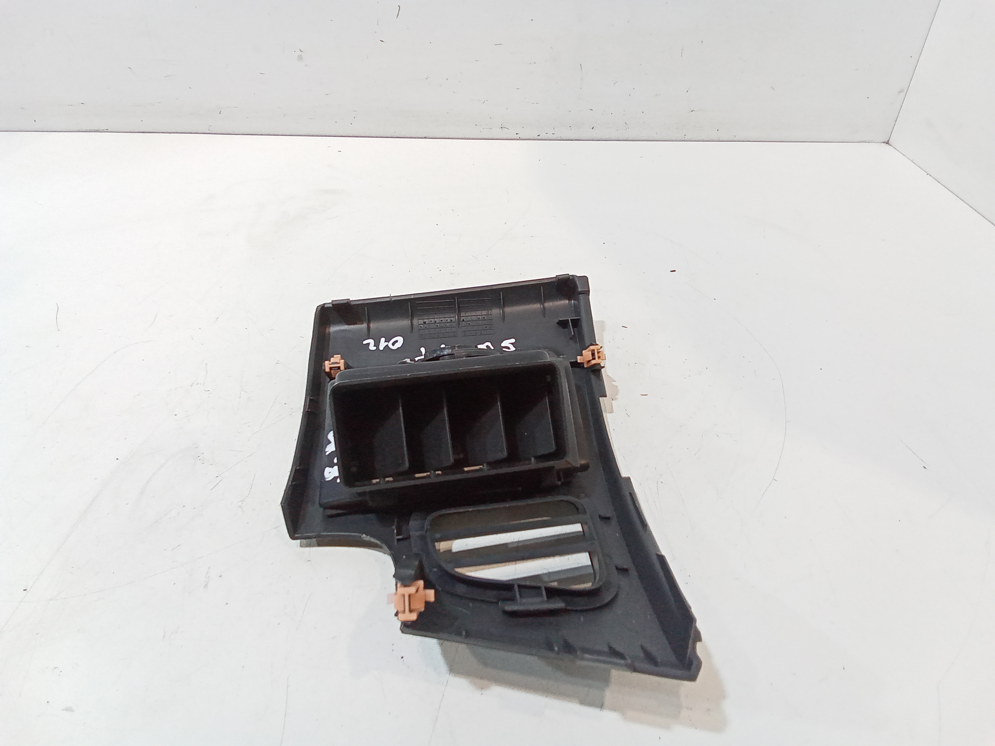 Bocchetta aria cruscotto lato guida per Suzuki Swift 5 Serie (10>12) (2010 - 2012)