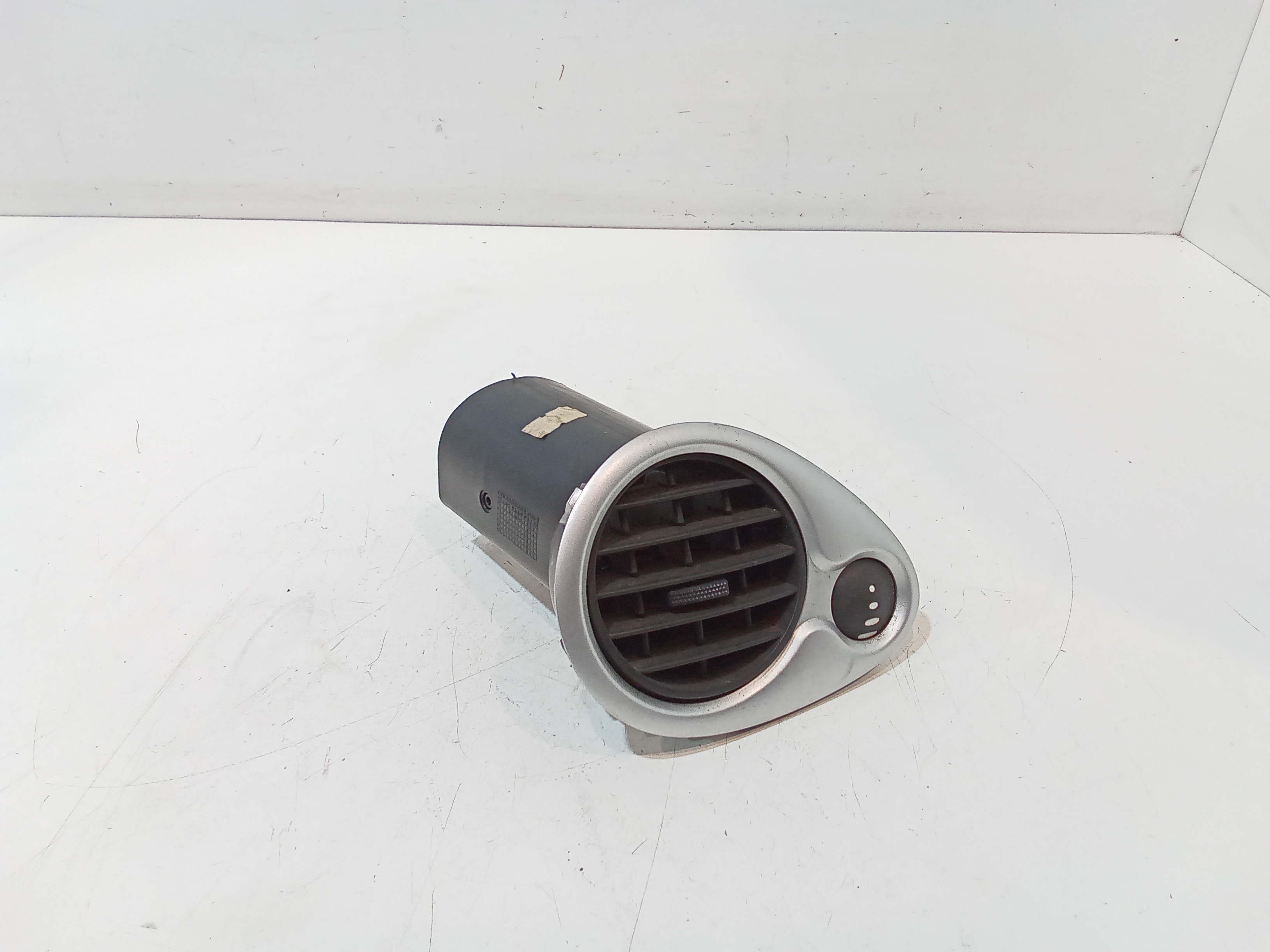 Bocchetta aria cruscotto lato guida per Renault Clio Serie (04>08) (2004 - 2008)