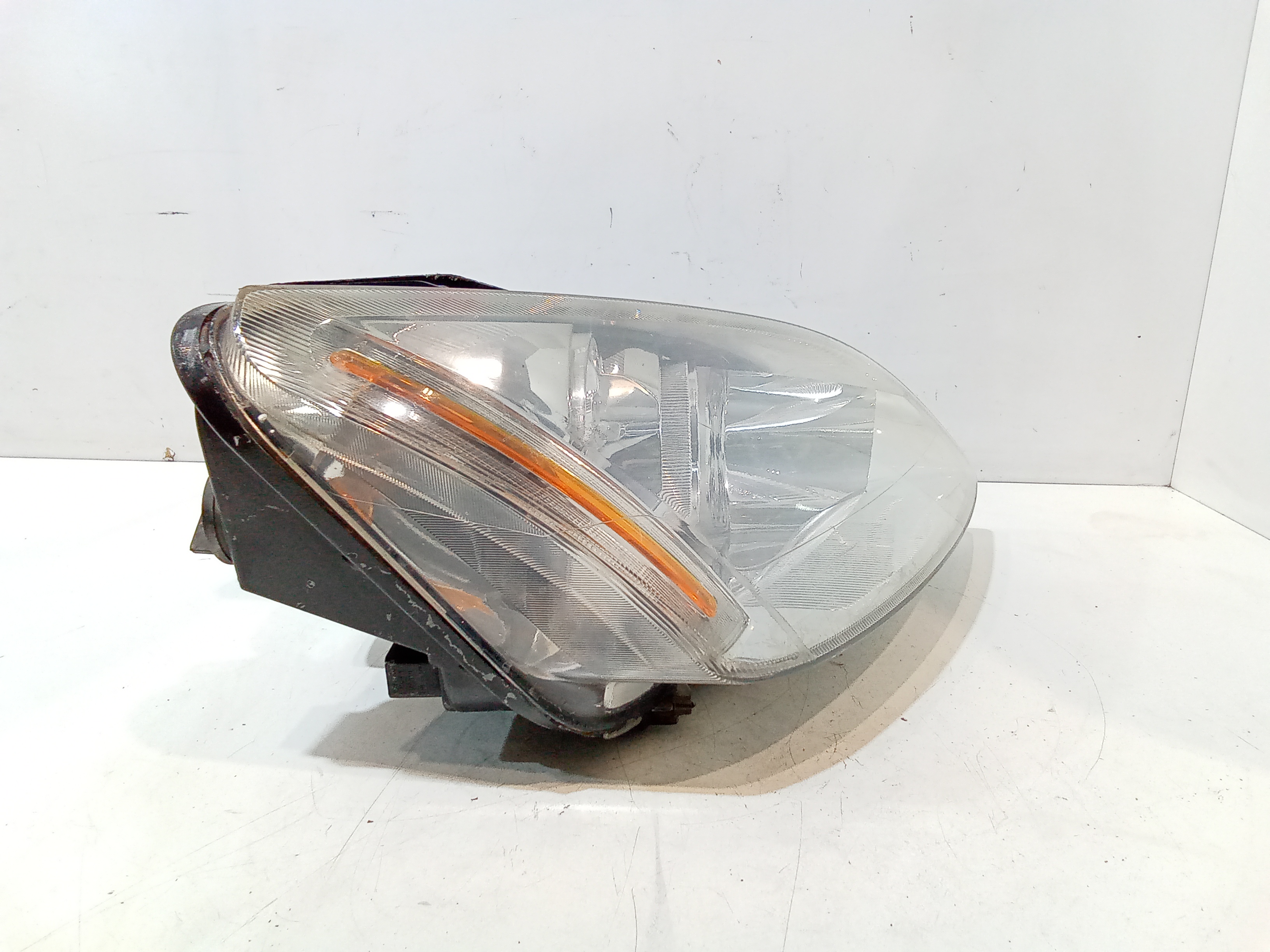 Faro anteriore Destro Passeggero per Ford Focus Berlina 3 Serie (2004 - 2008)