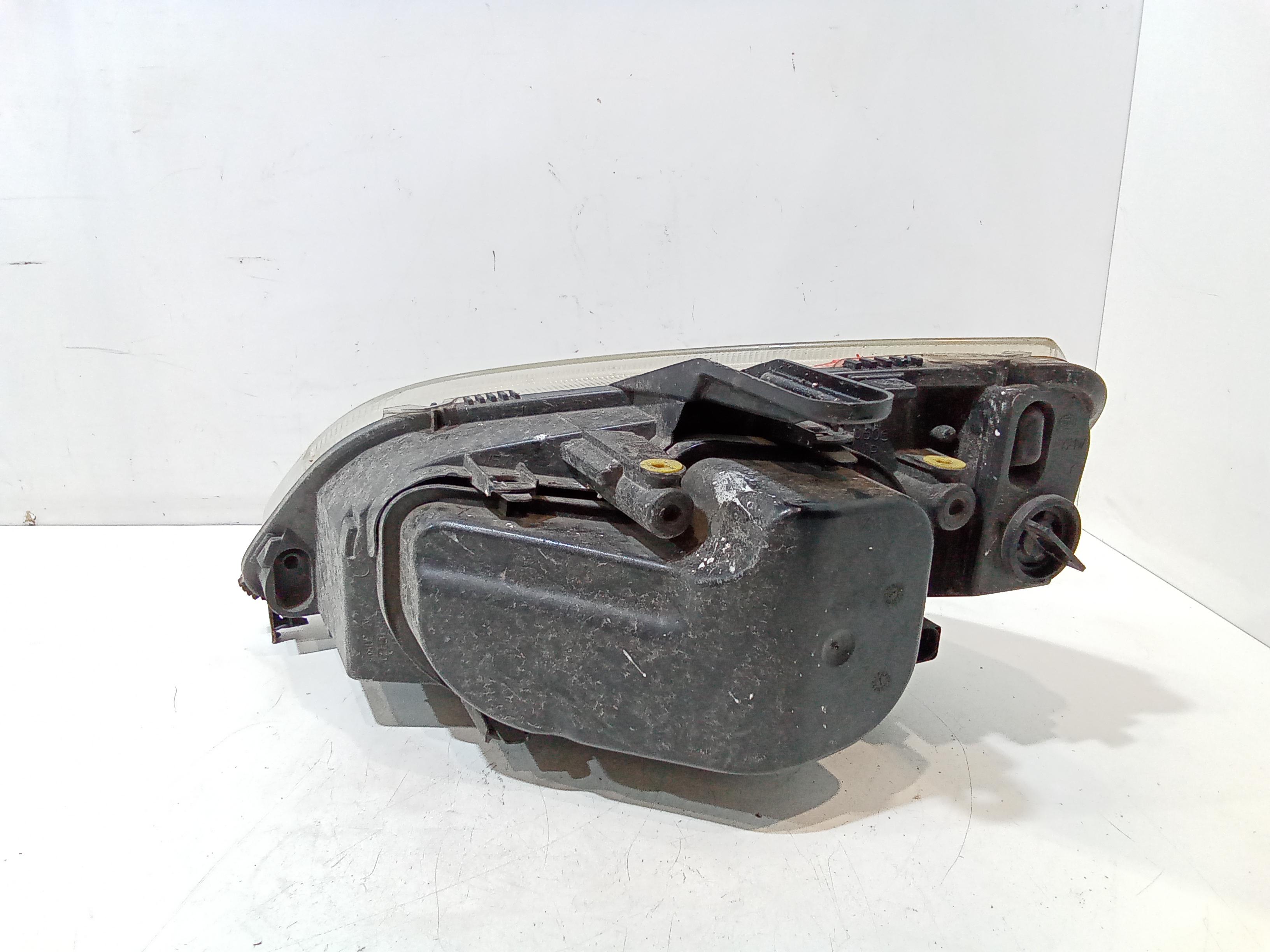 Faro anteriore Destro Passeggero per Ford Focus Berlina 3 Serie (2004 - 2008)