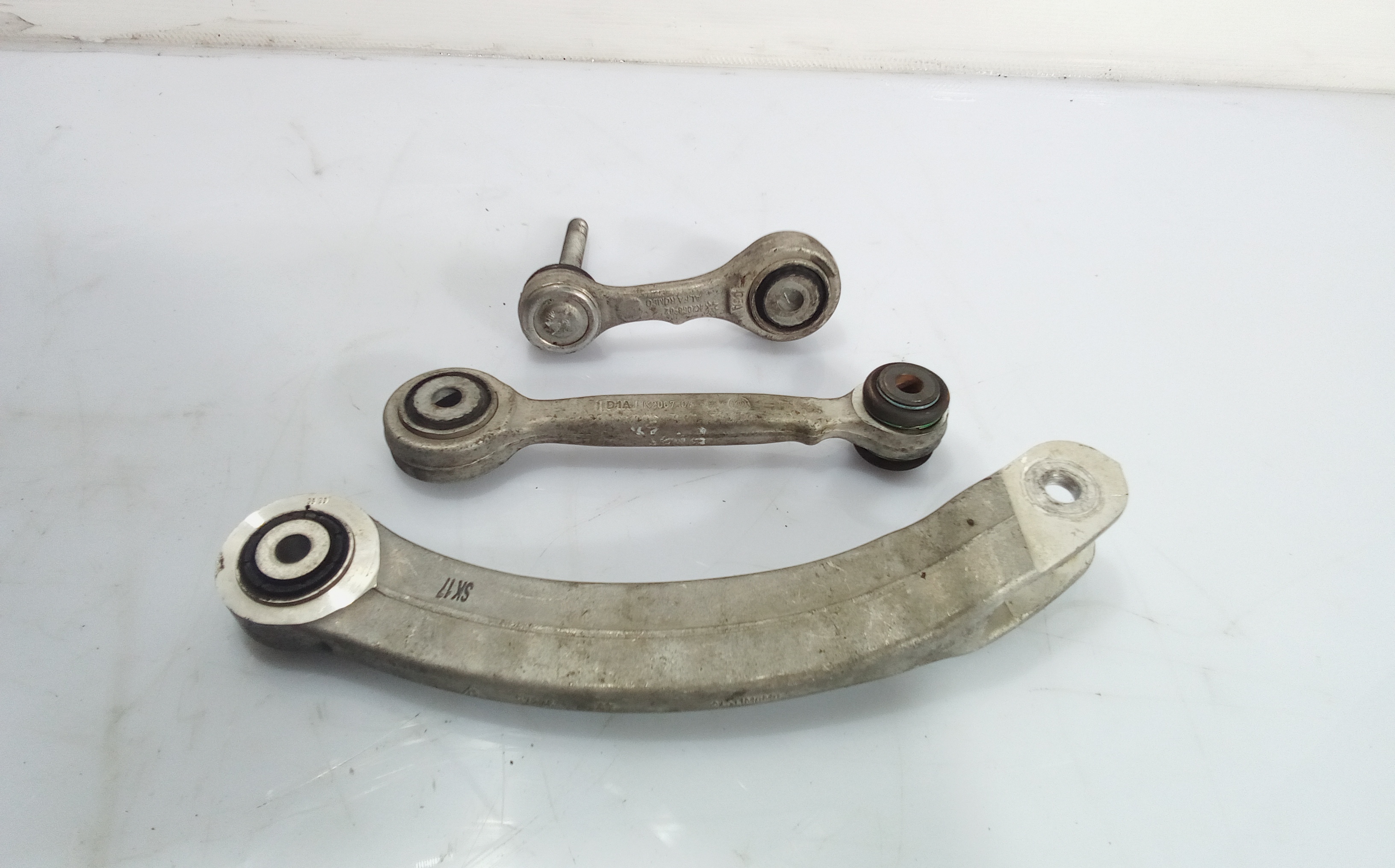 Set braccio di controllo posteriore sinistro per Alfa Romeo Stelvio Serie (949_) (16>) (2016 - In produzione)