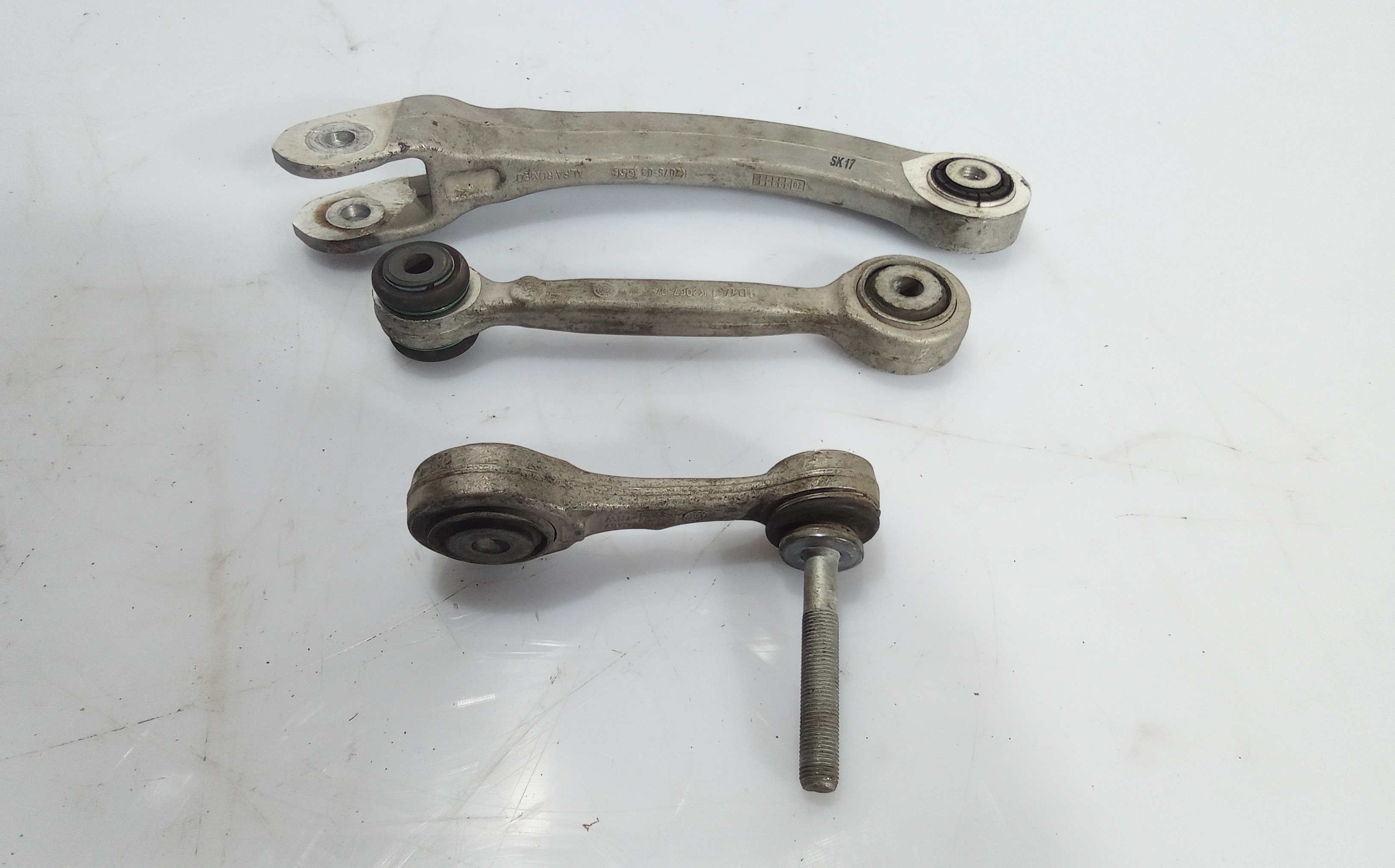 Set braccio di controllo posteriore sinistro per Alfa Romeo Stelvio Serie (949_) (16>) (2016 - In produzione)