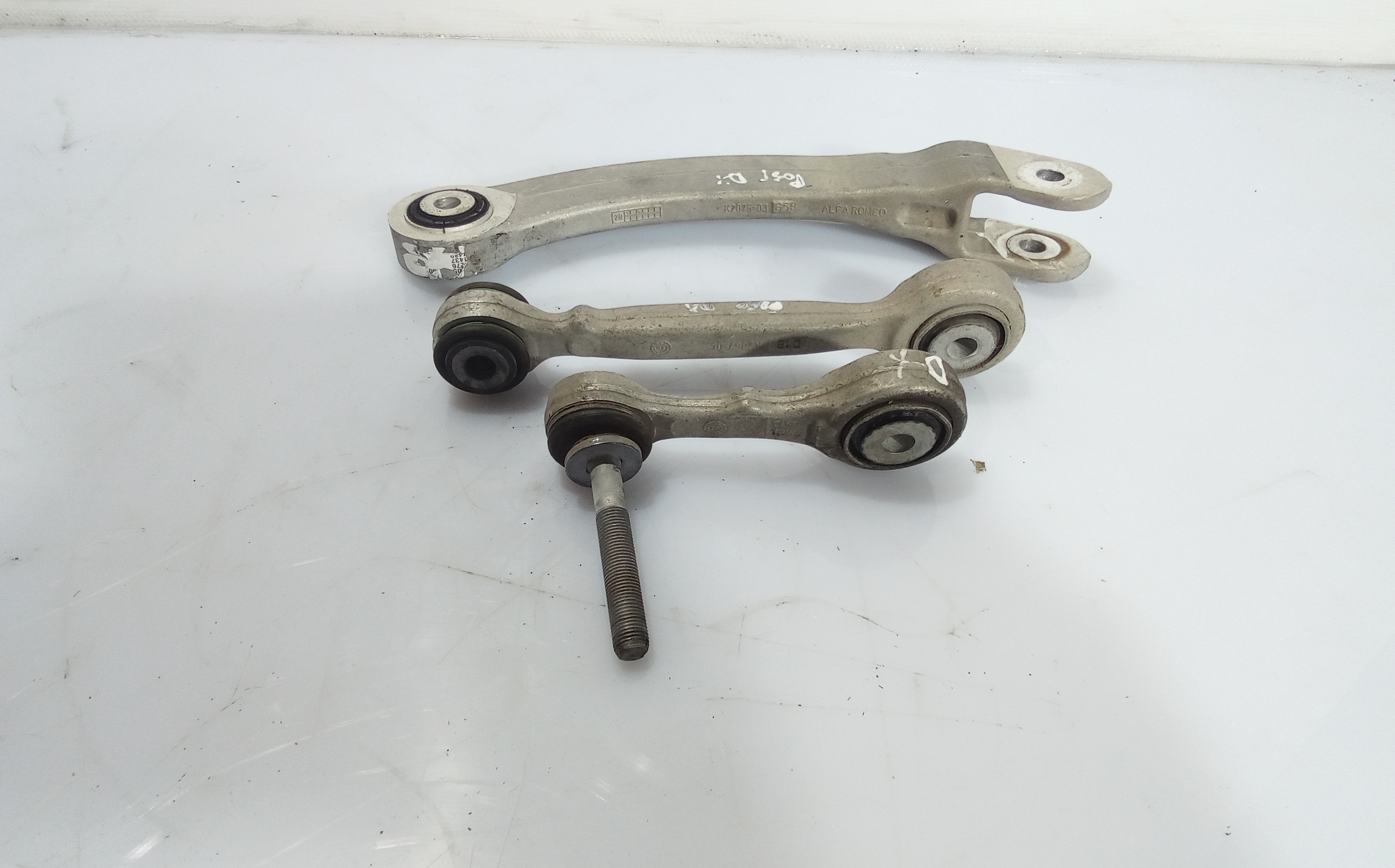 Set braccio di controllo posteriore destro per Alfa Romeo Stelvio Serie (949_) (16>) (2016 - In produzione)