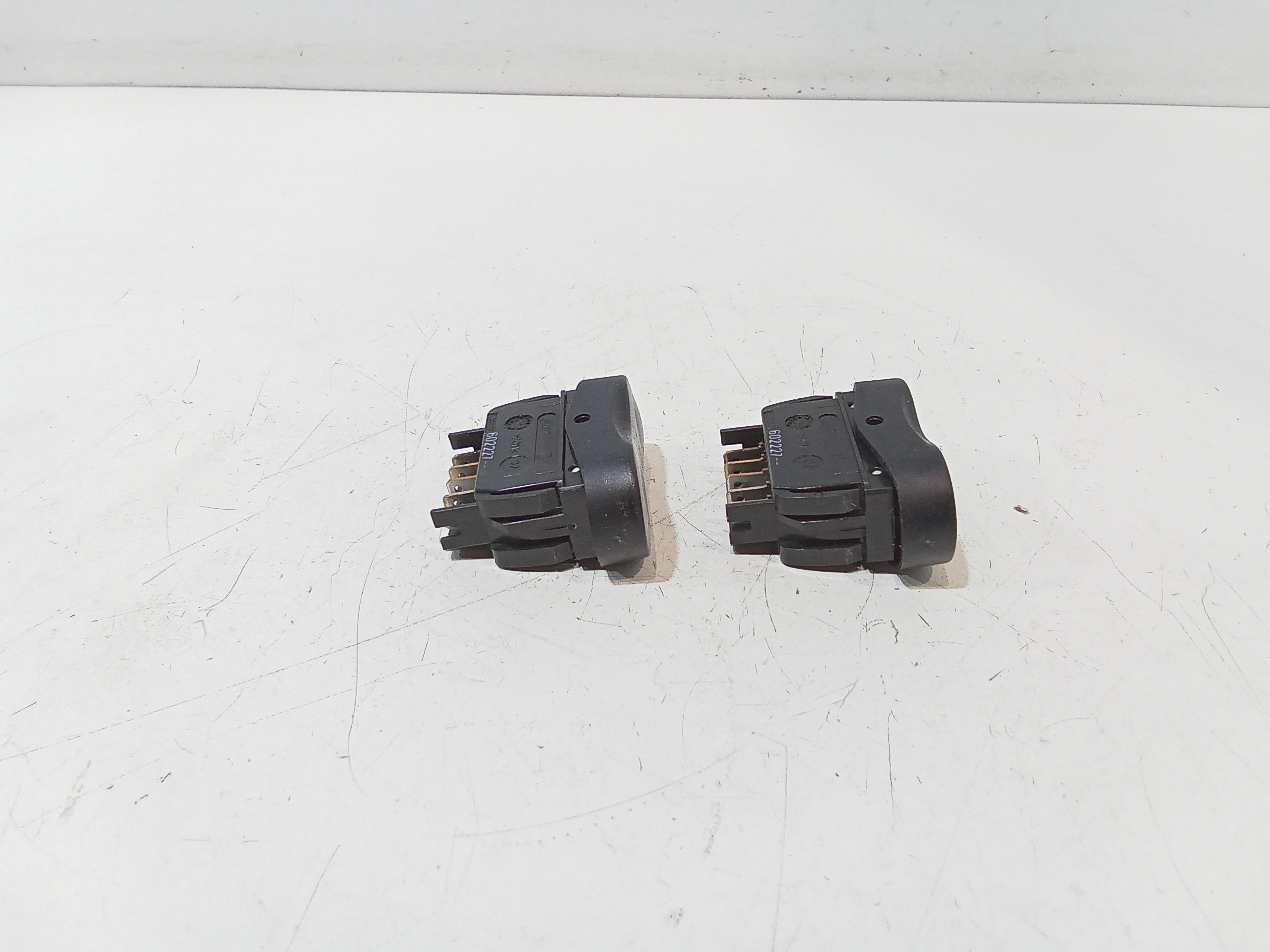 Pulsantiera alzavetri centrale per Dacia Sandero 1 Serie (2008 - 2012)