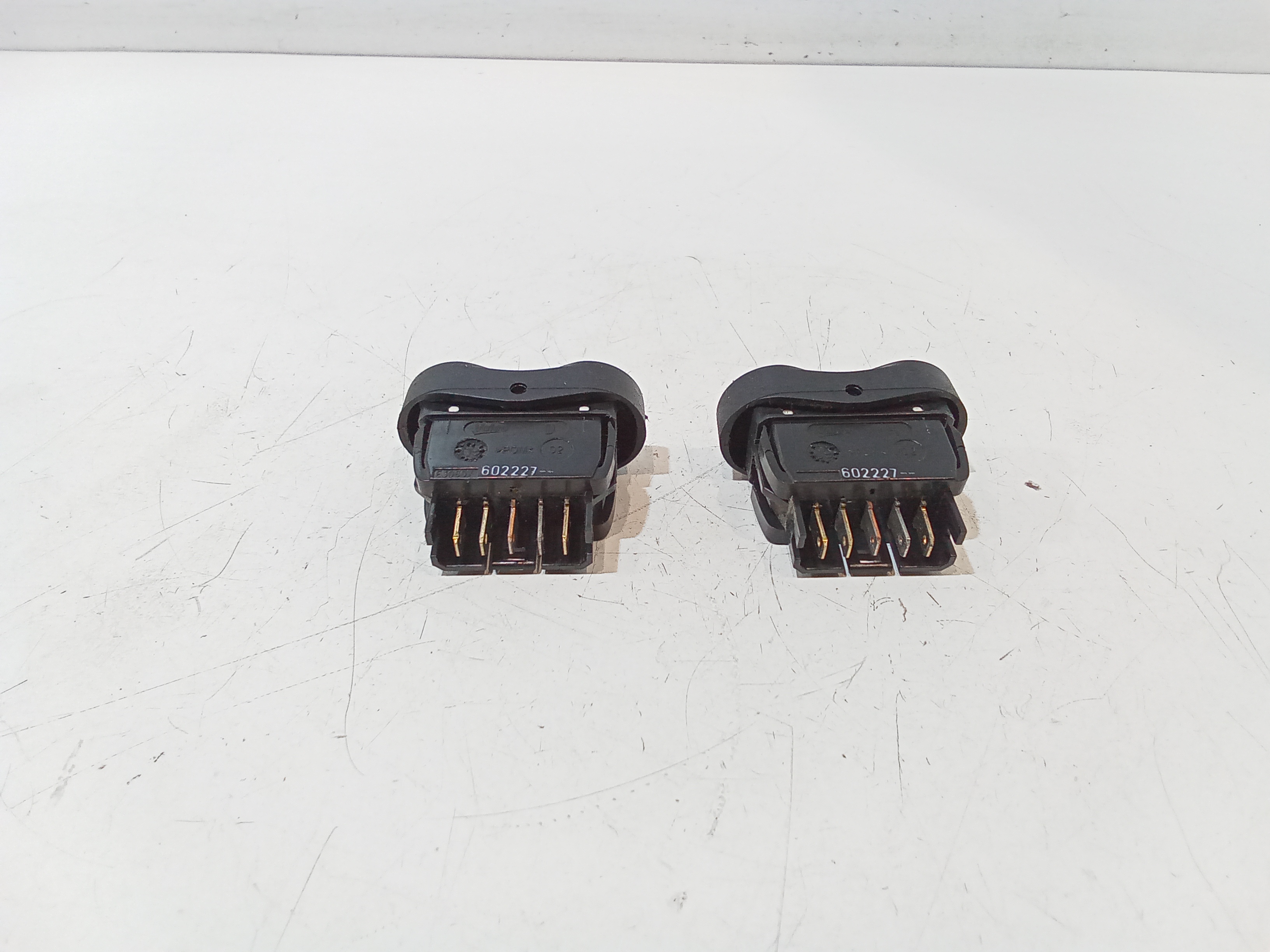 Pulsantiera alzavetri centrale per Dacia Sandero 1 Serie (2008 - 2012)