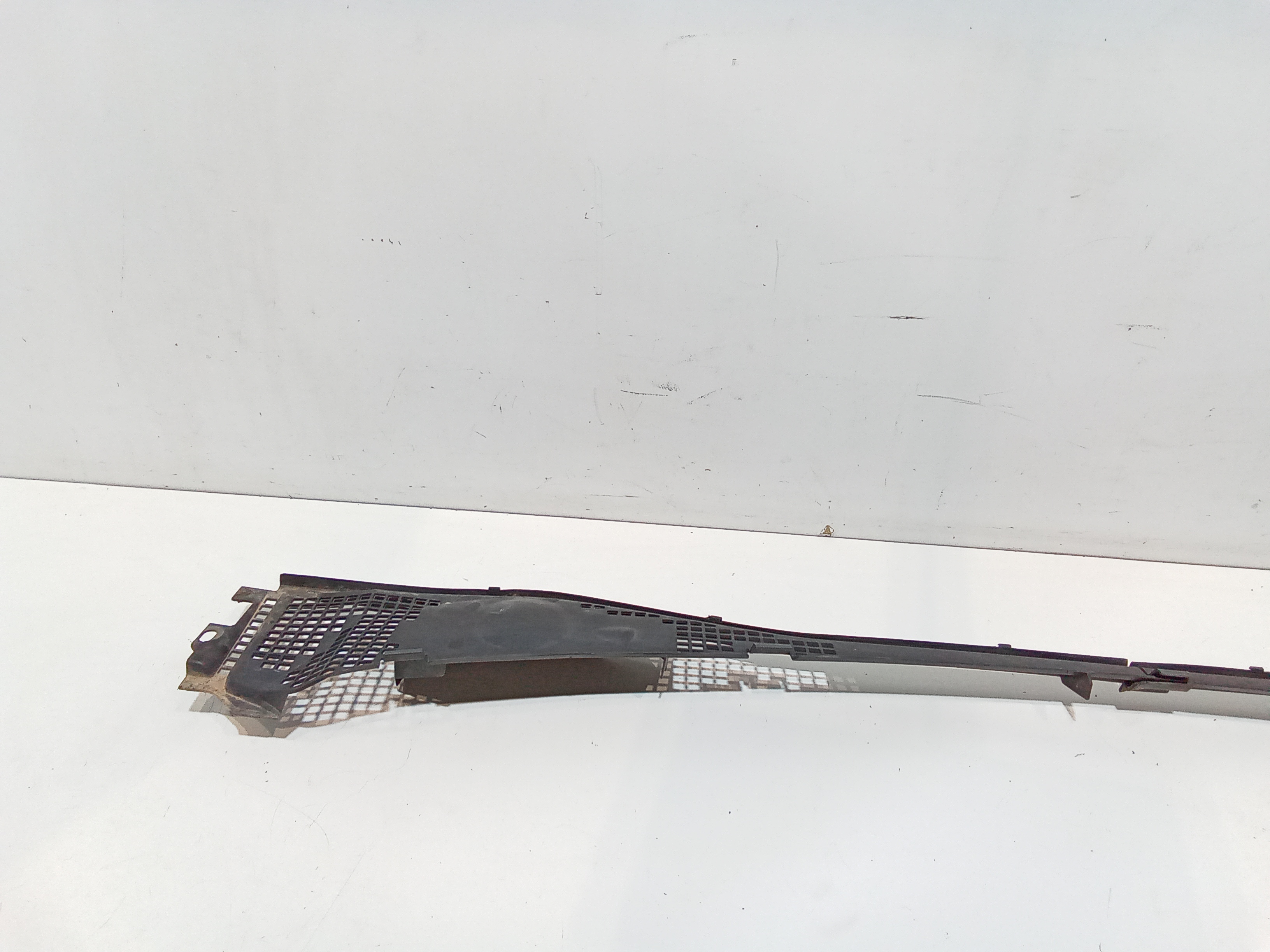 Griglia Gocciolatoio ant. per Dacia Sandero 1 Serie (2008 - 2012)