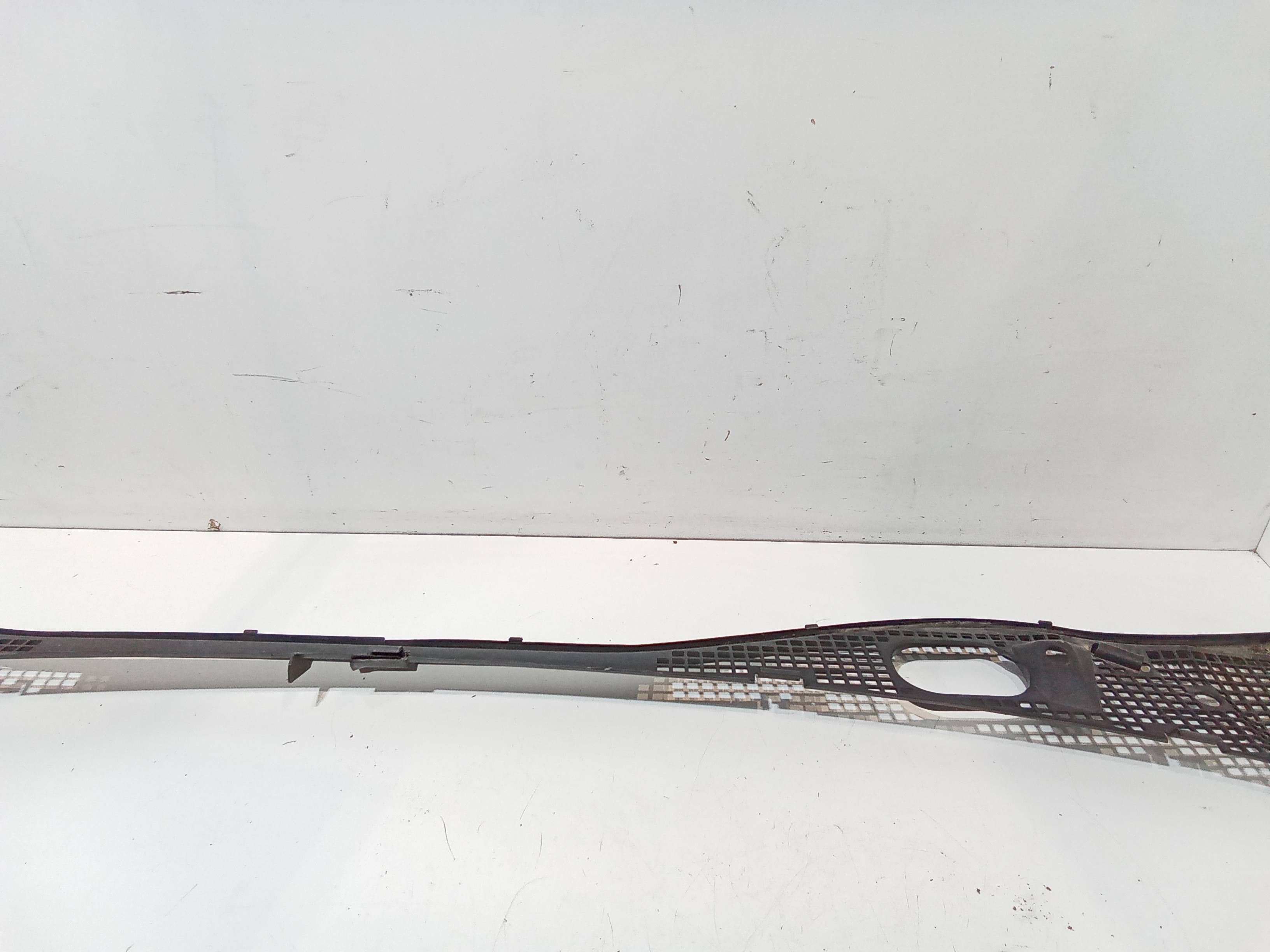 Griglia Gocciolatoio ant. per Dacia Sandero 1 Serie (2008 - 2012)