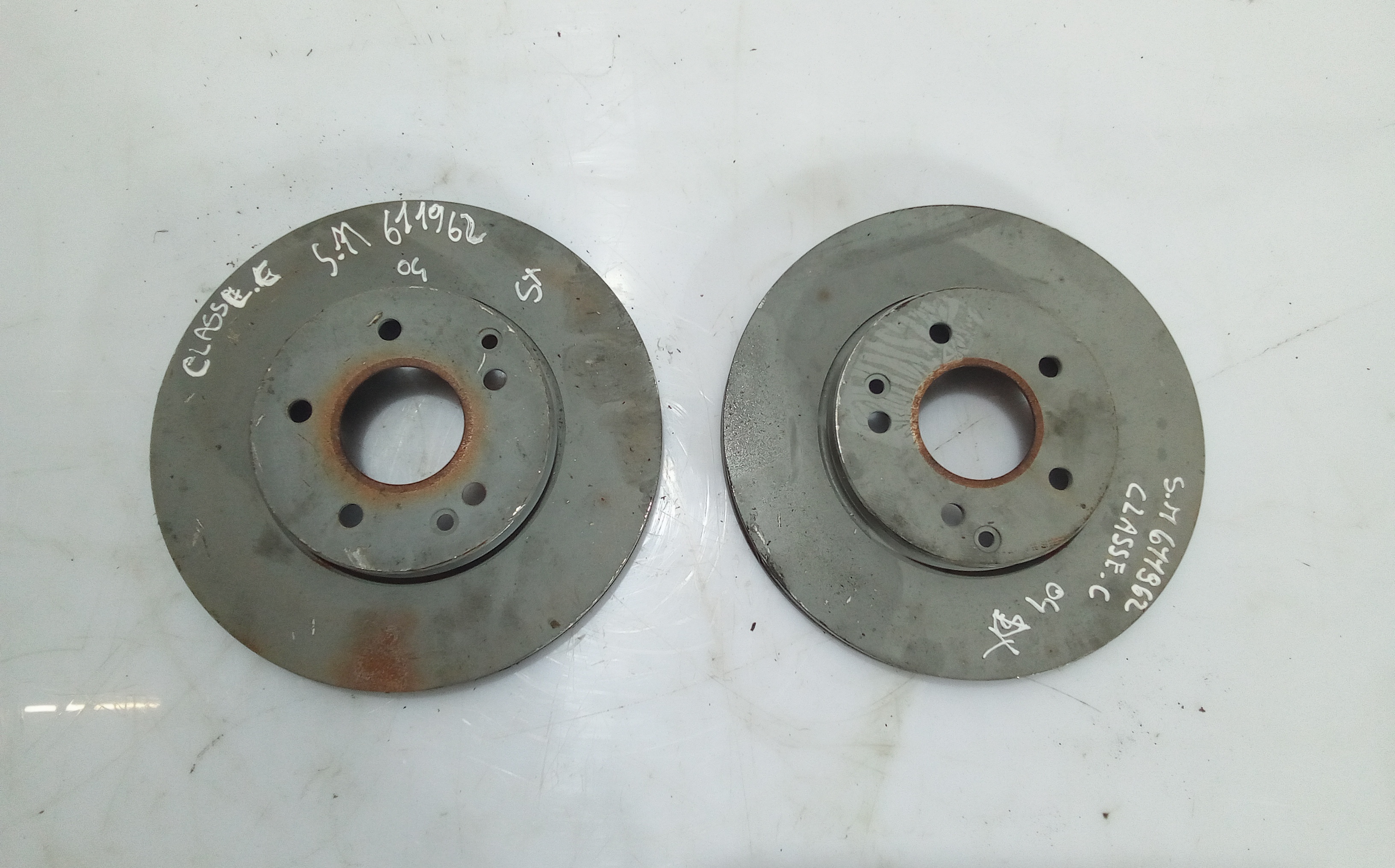 Coppia dischi freno anteriore per Mercedes Classe C Berlina W203 2 Serie (2004 - 2007)