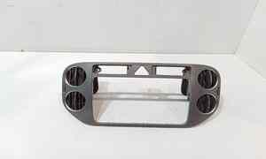 Modanatura Centrale Cruscotto per Volkswagen Tiguan 1 Serie (2007 - 2011)