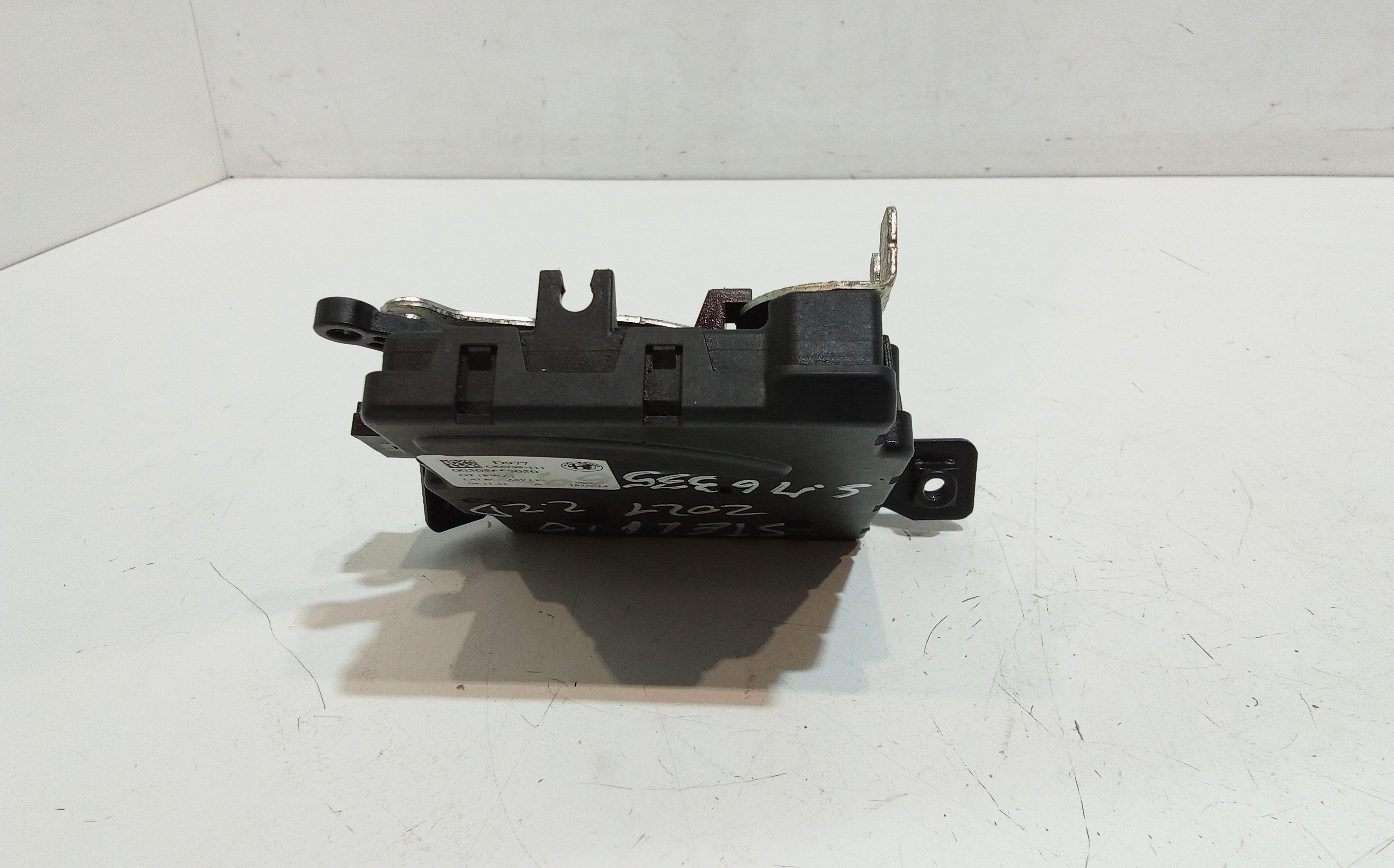 Serratura Cofano Posteriore per Alfa Romeo Stelvio Serie (949_) (16>) (2016 - In produzione)