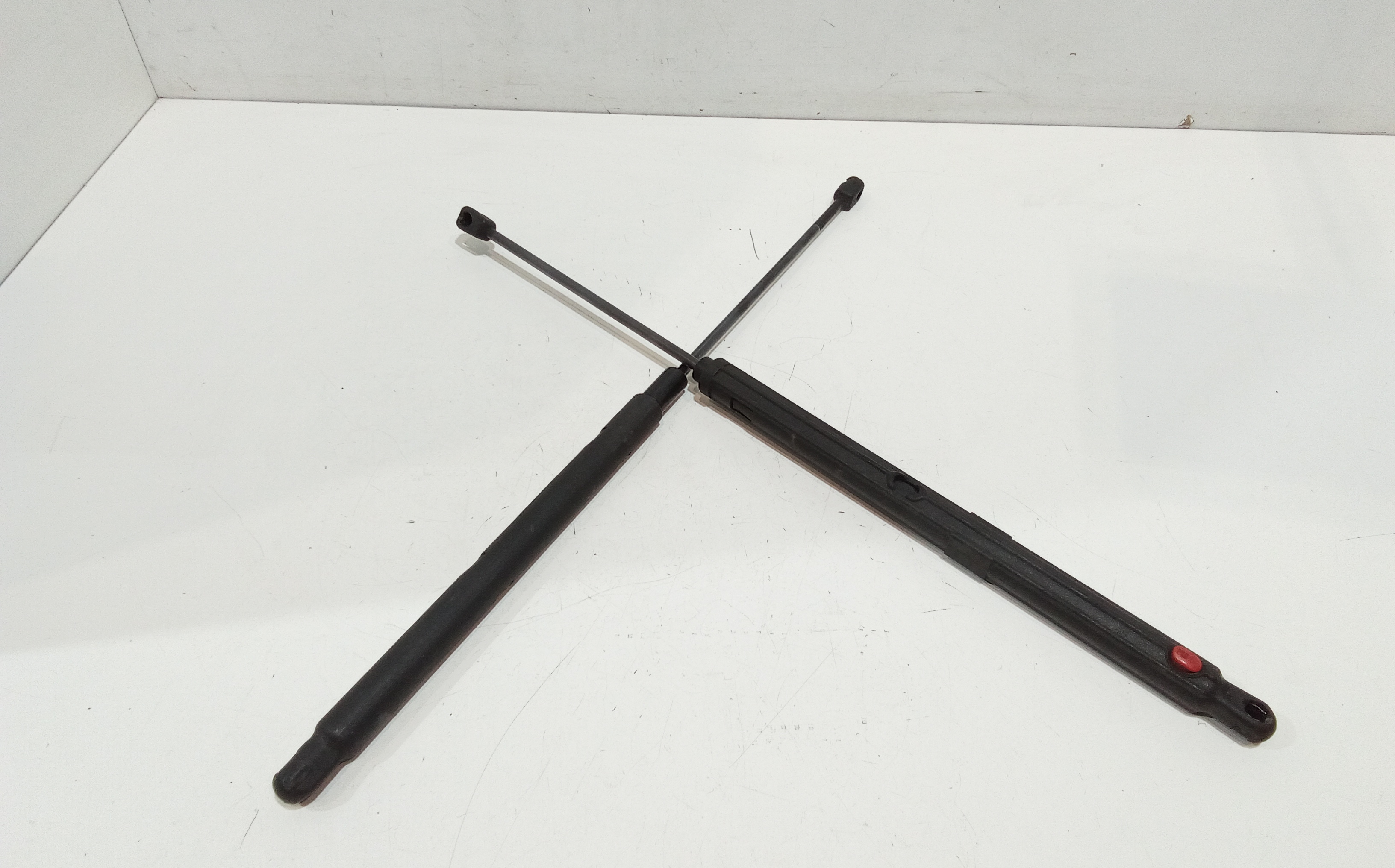 Pistoncini cofano Post. per Mercedes Classe C Berlina W203 (00>04) (2000 - 2004)