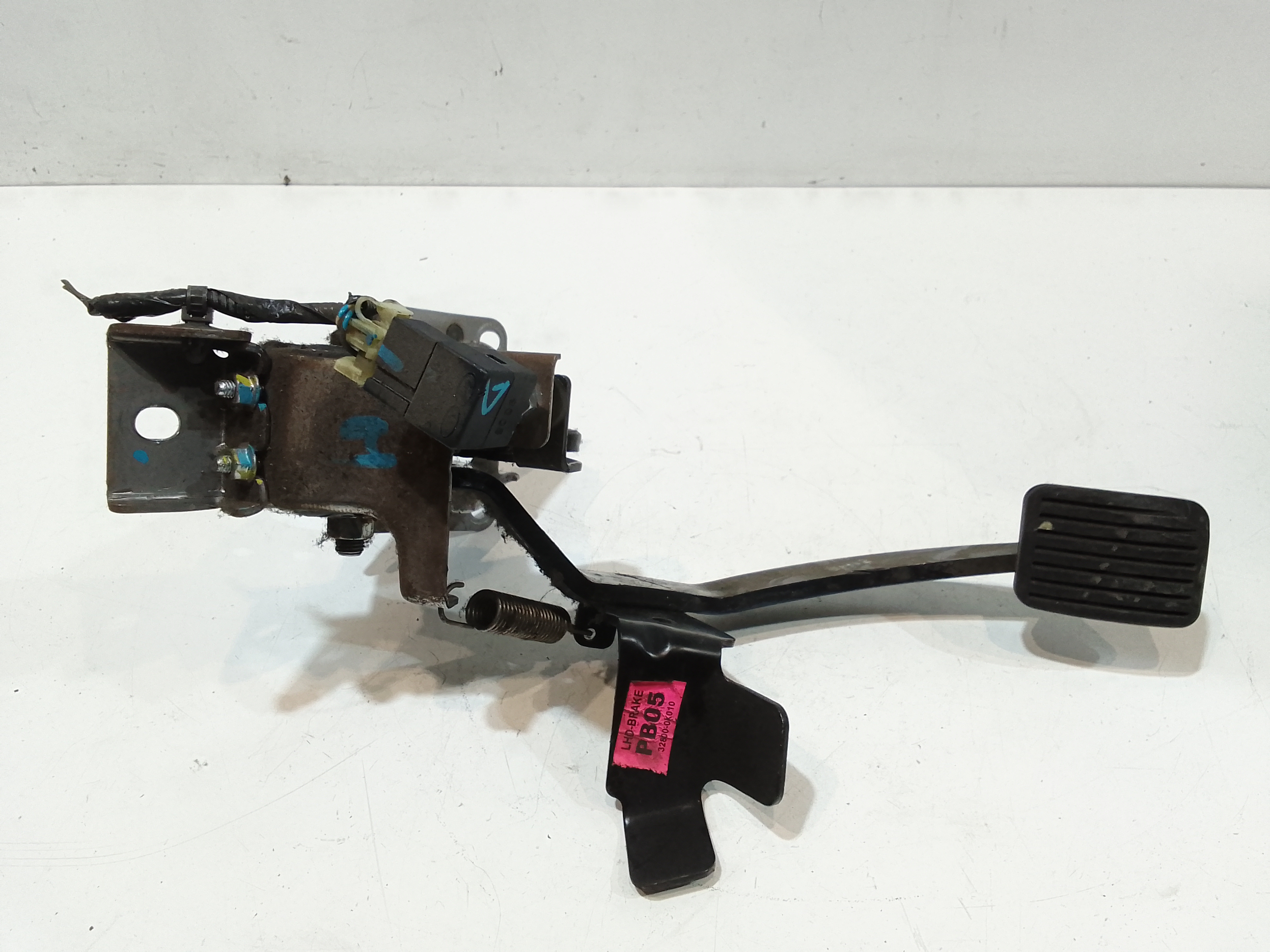 Pedale Freno per Hyundai I10 1 Serie (2007 - 2011)