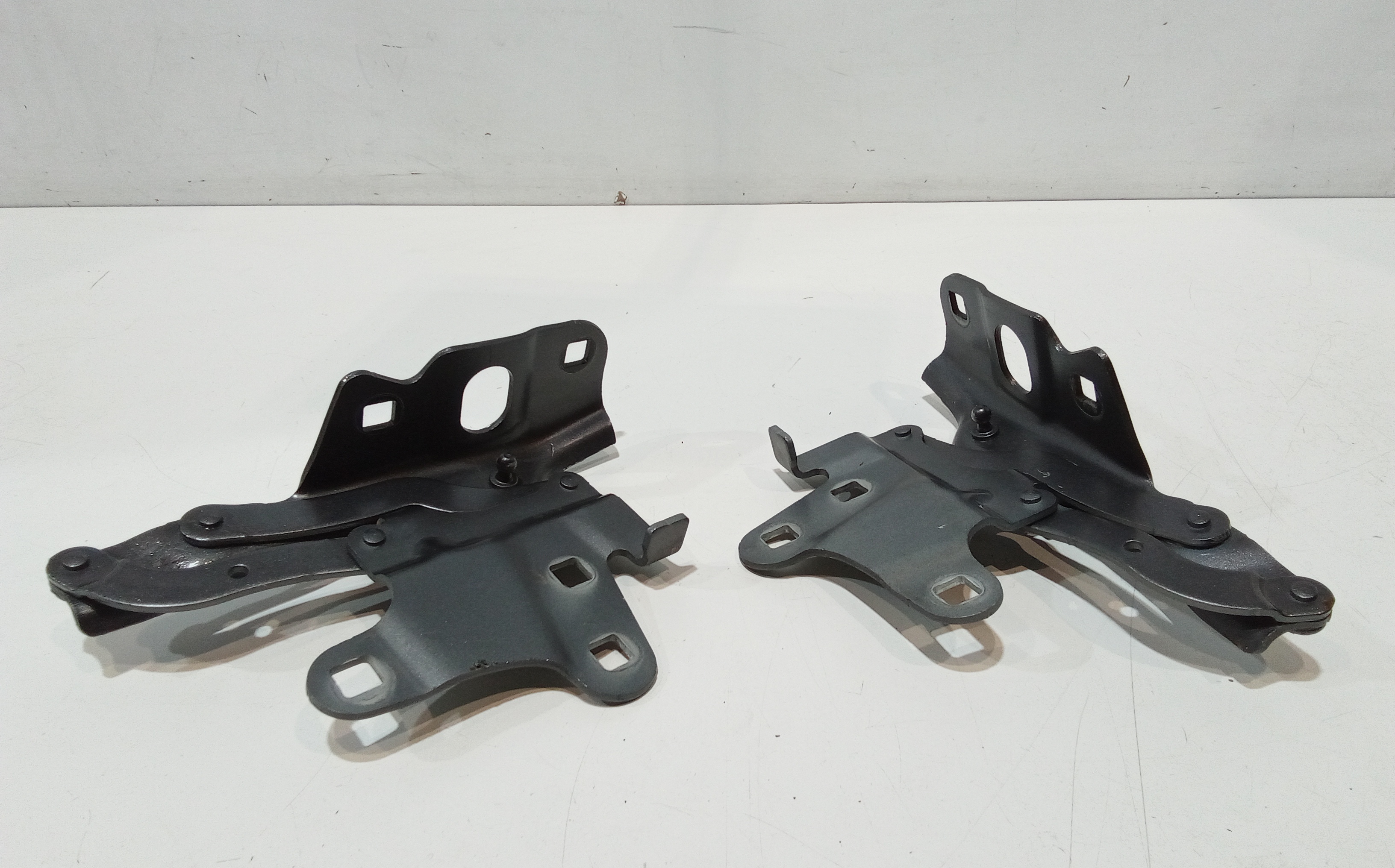 Cerniere cofano anteriore dx e sx per Alfa Romeo Stelvio Serie (949_) (16>) (2016 - In produzione)