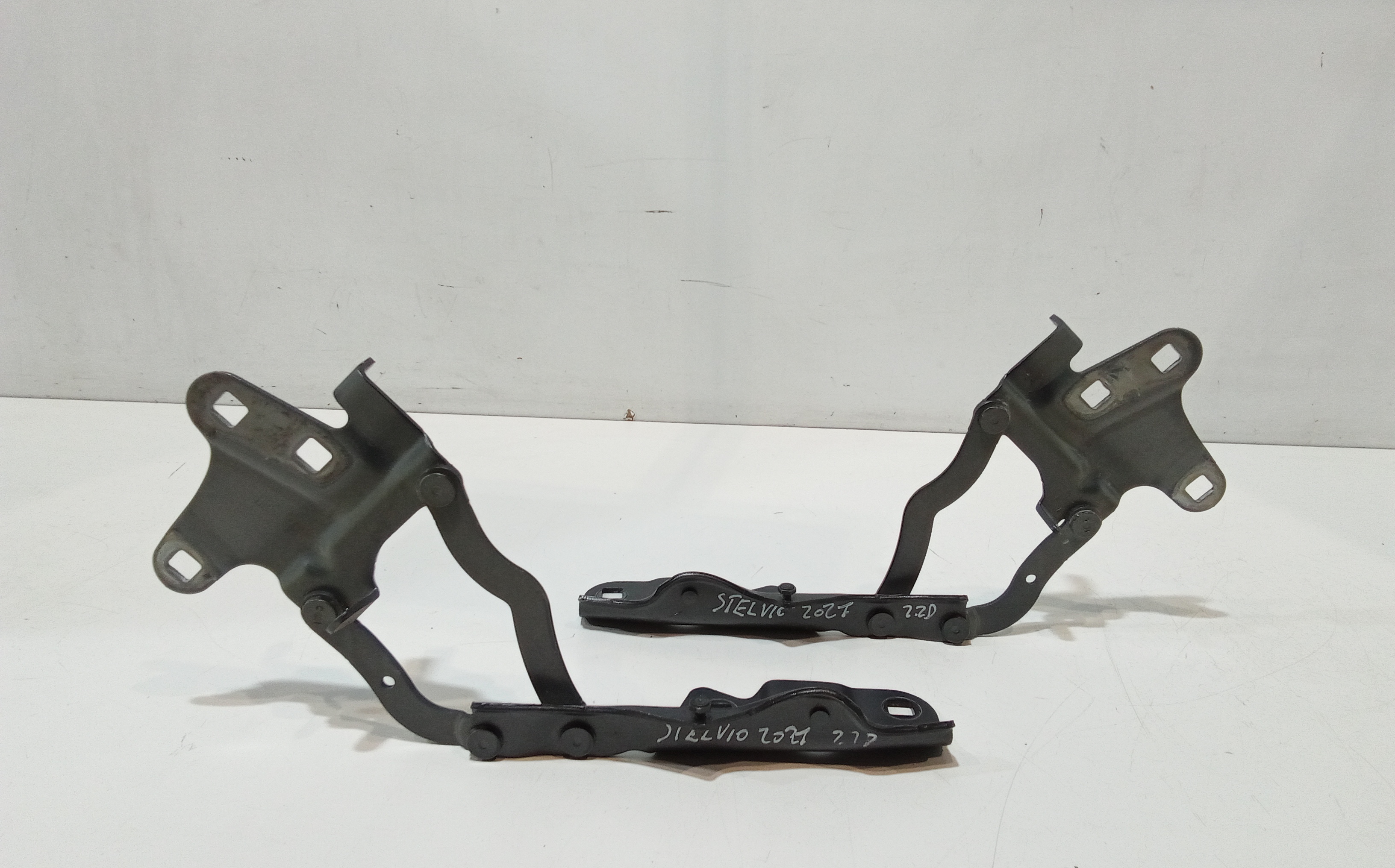 Cerniere cofano anteriore dx e sx per Alfa Romeo Stelvio Serie (949_) (16>) (2016 - In produzione)