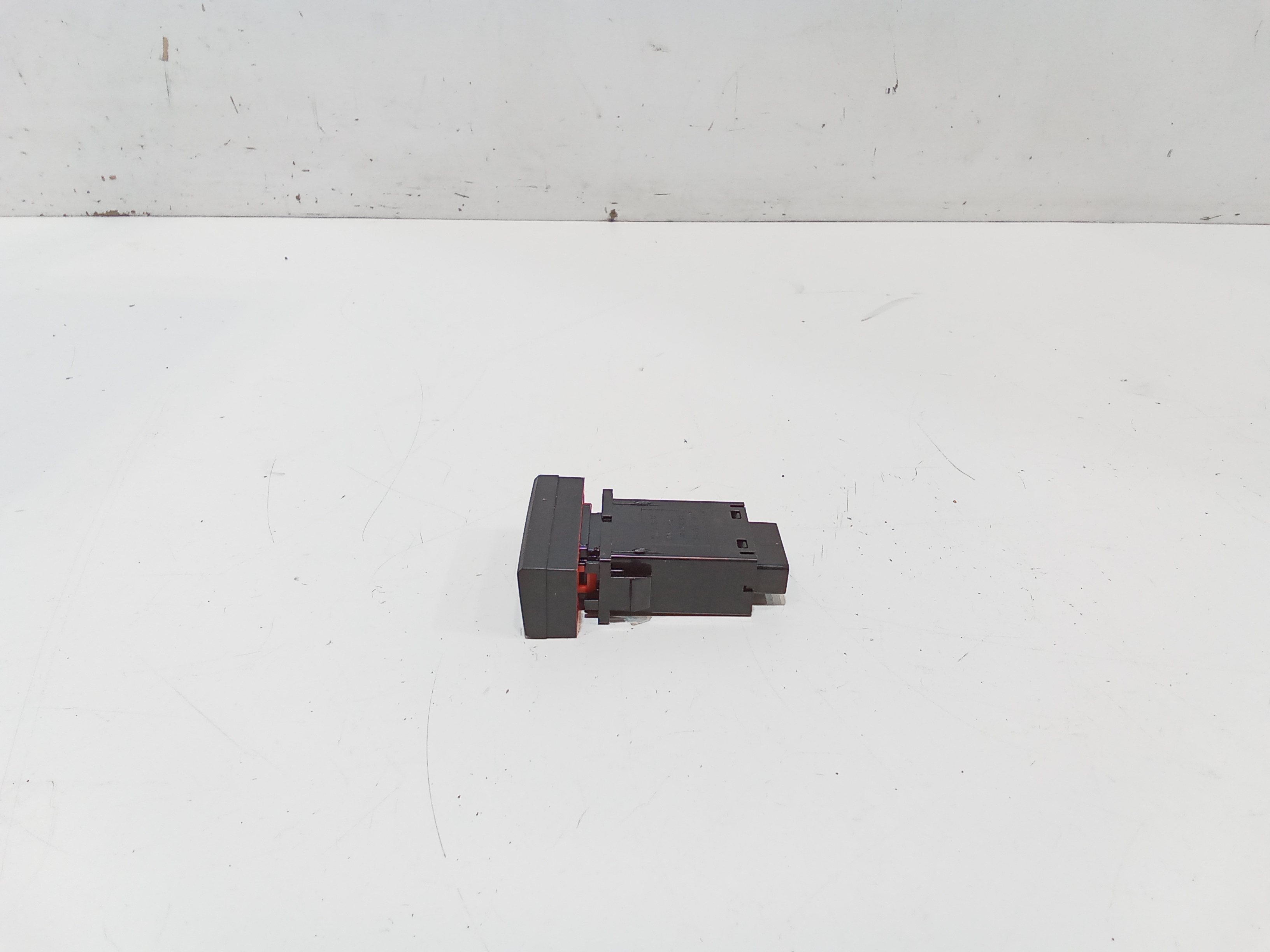 Pulsante luci di emergenza per Hyundai I10 2 Serie (2011 - In produzione)