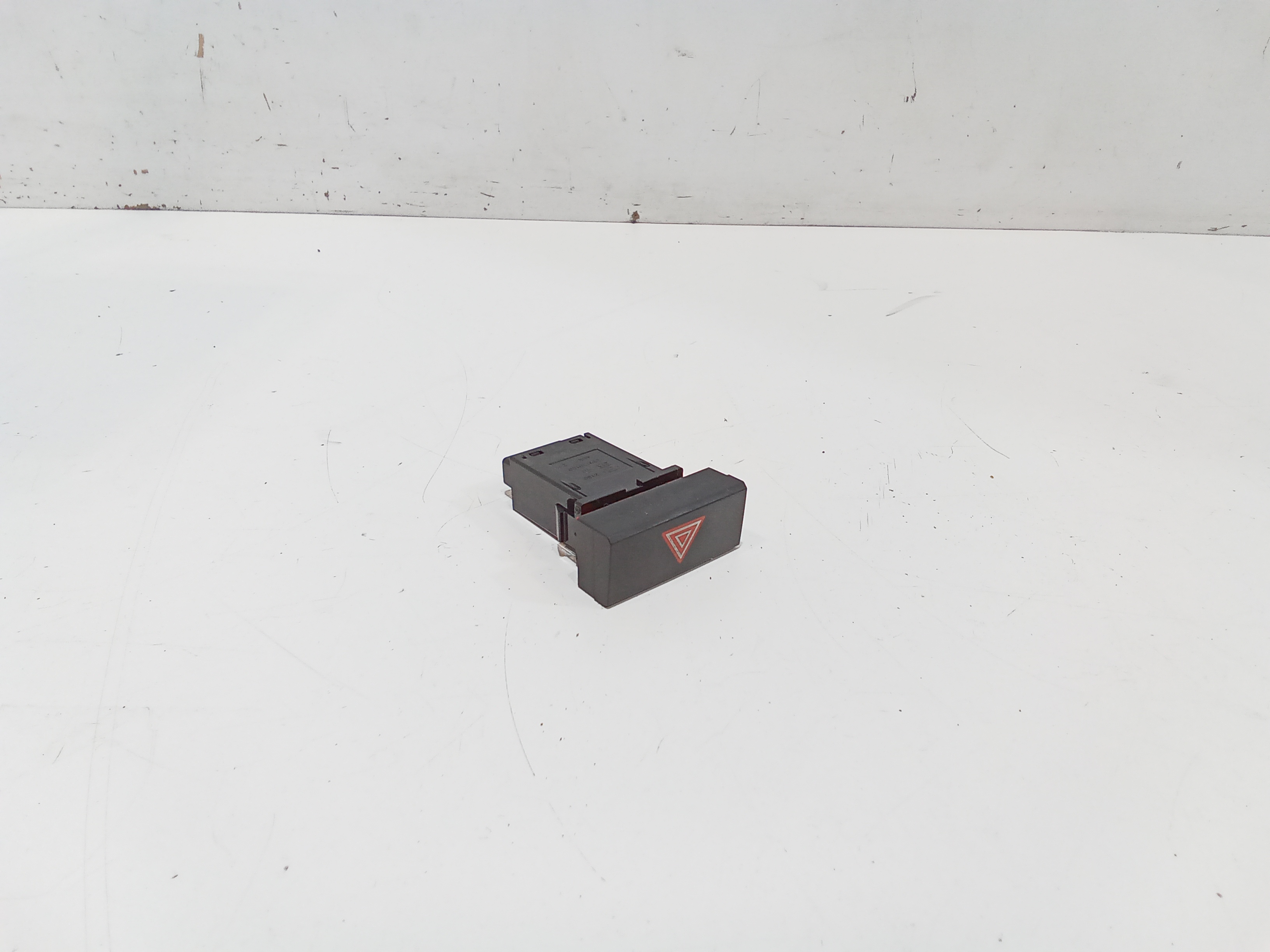 Pulsante luci di emergenza per Hyundai I10 2 Serie (2011 - In produzione)