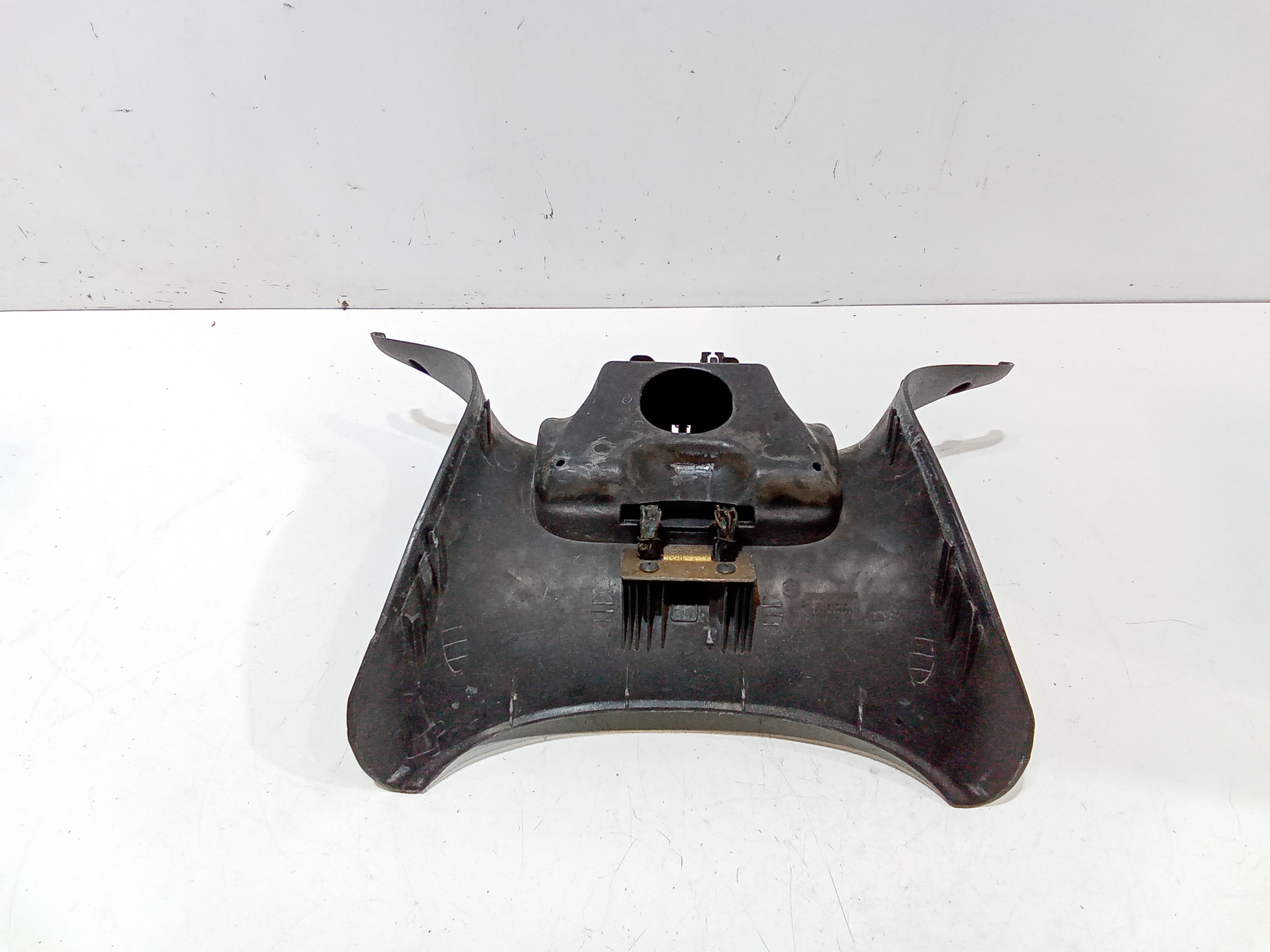 Carena centrale inferiore sella per Piaggio Beverly 200 Serie (2001 - In produzione)