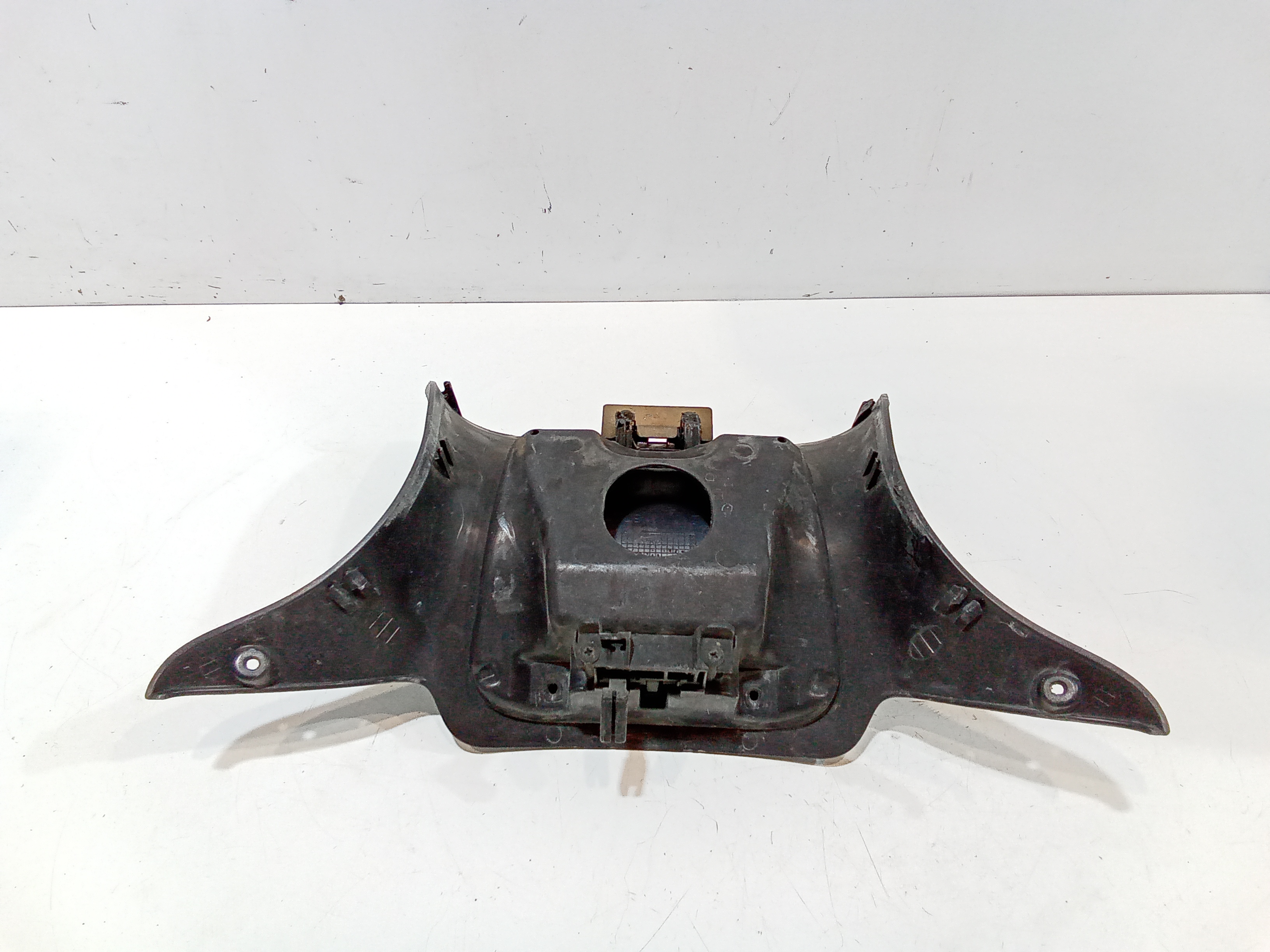 Carena centrale inferiore sella per Piaggio Beverly 200 Serie (2001 - In produzione)