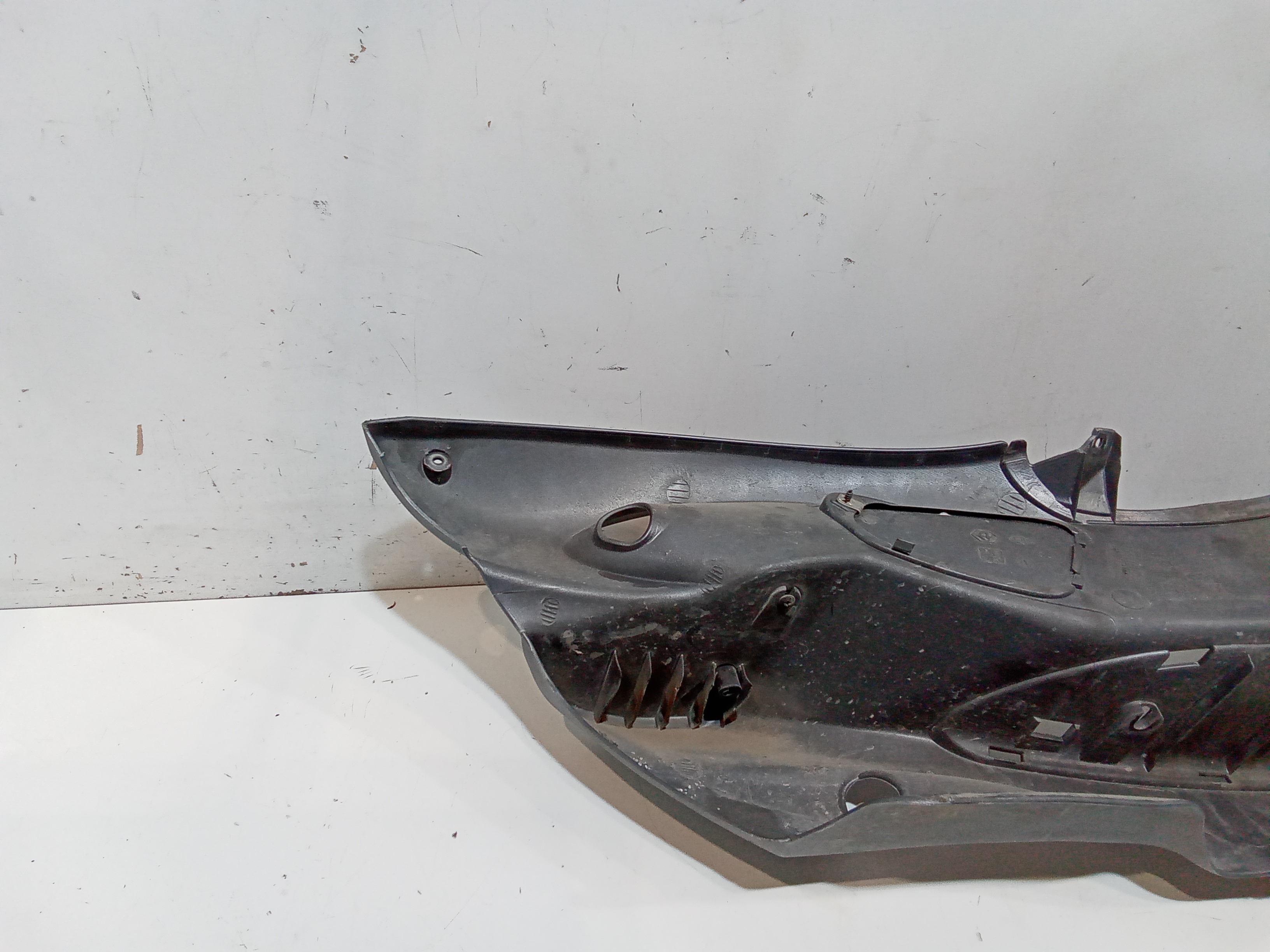 Pedana Laterale Sinistra per Piaggio Beverly 200 Serie (2001 - In produzione)