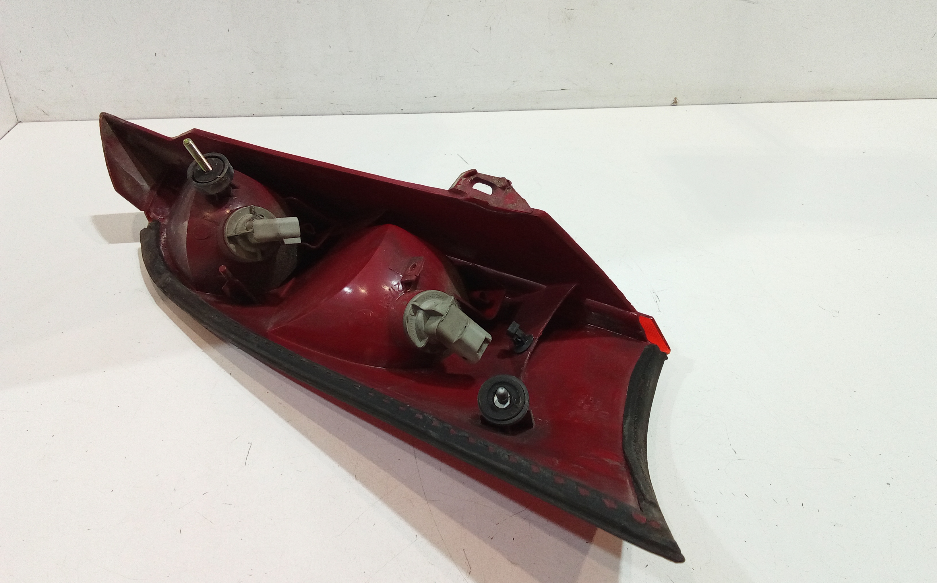 Stop fanale Posteriore sinistro lato Guida per Ford Focus Berlina 2 Serie (2001 - 2004)