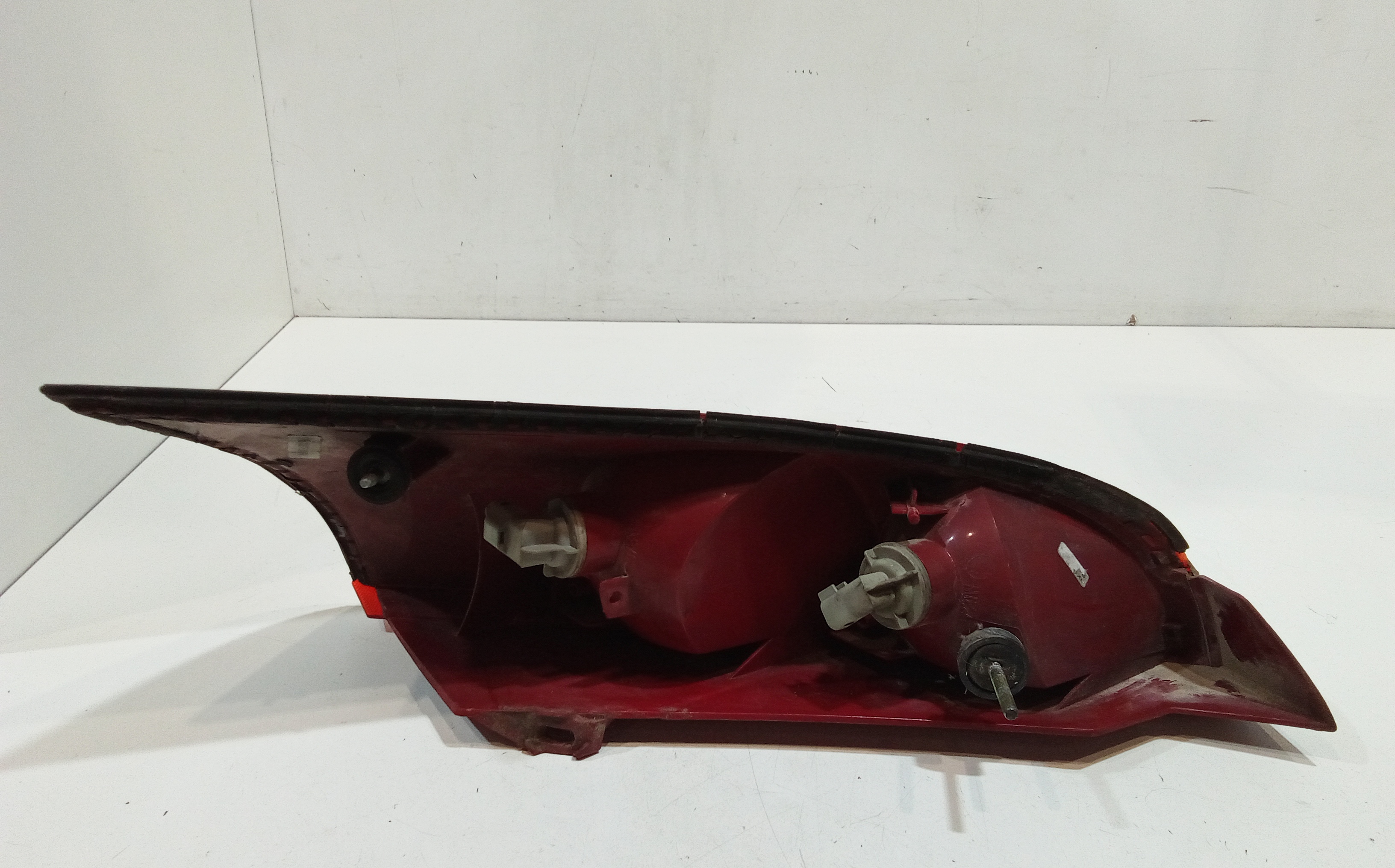 Stop fanale Posteriore sinistro lato Guida per Ford Focus Berlina 2 Serie (2001 - 2004)