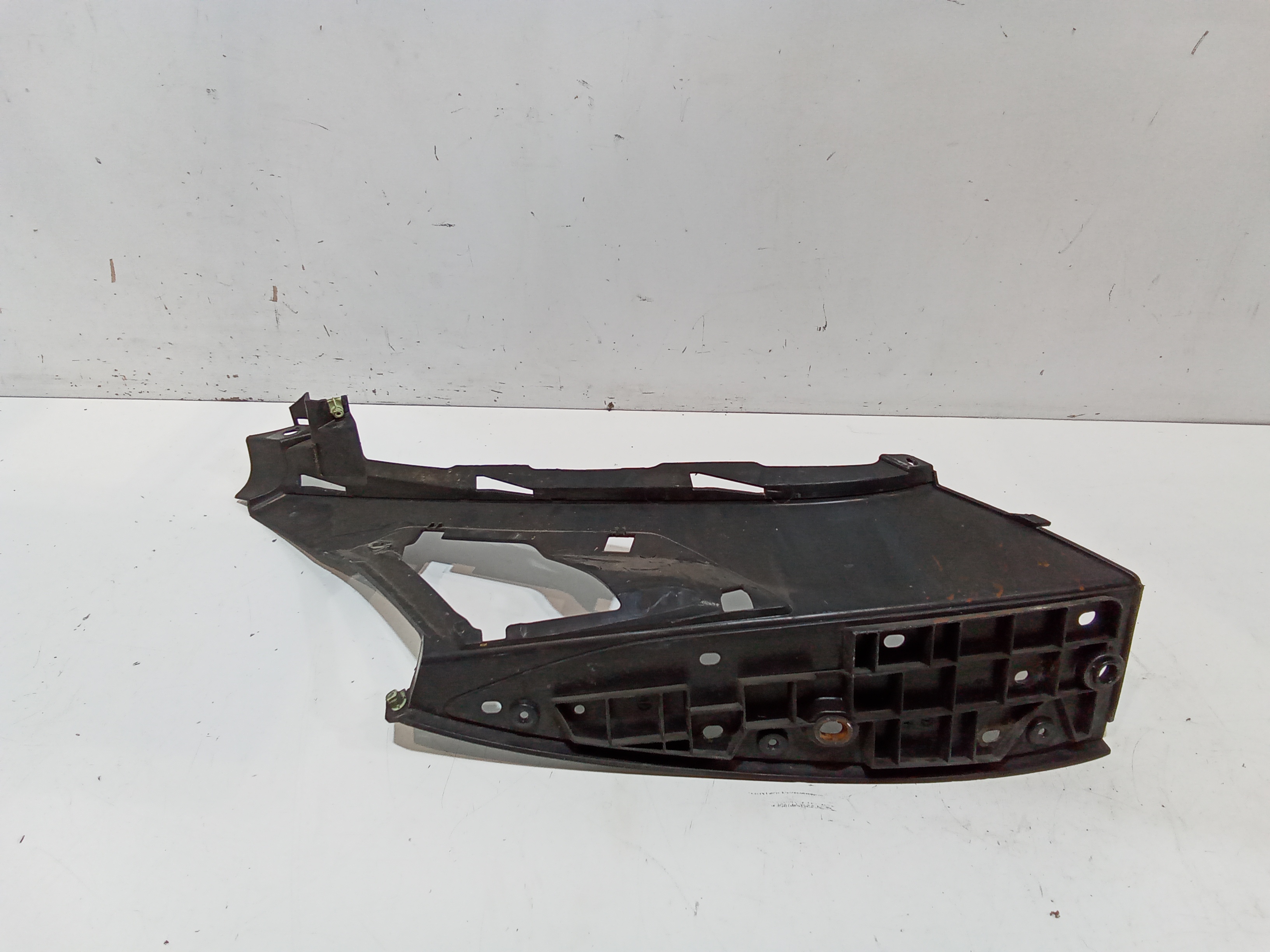 Pedana Laterale Sinistra per Peugeot Geopolis 250cc (2005 - 2012)