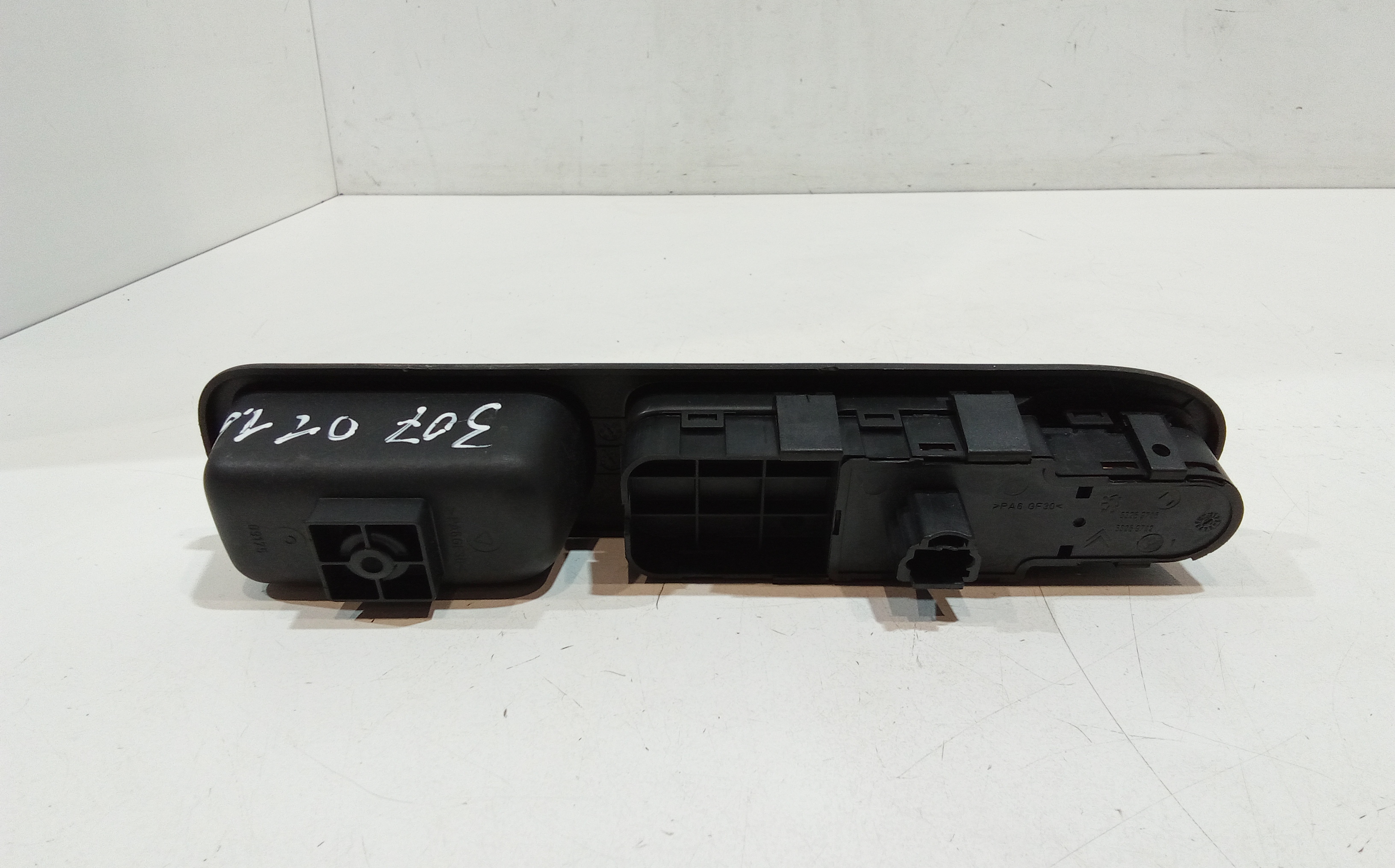 Pulsantiera anteriore sinistra Guida per Peugeot 307 Berlina (2001 - 2005)