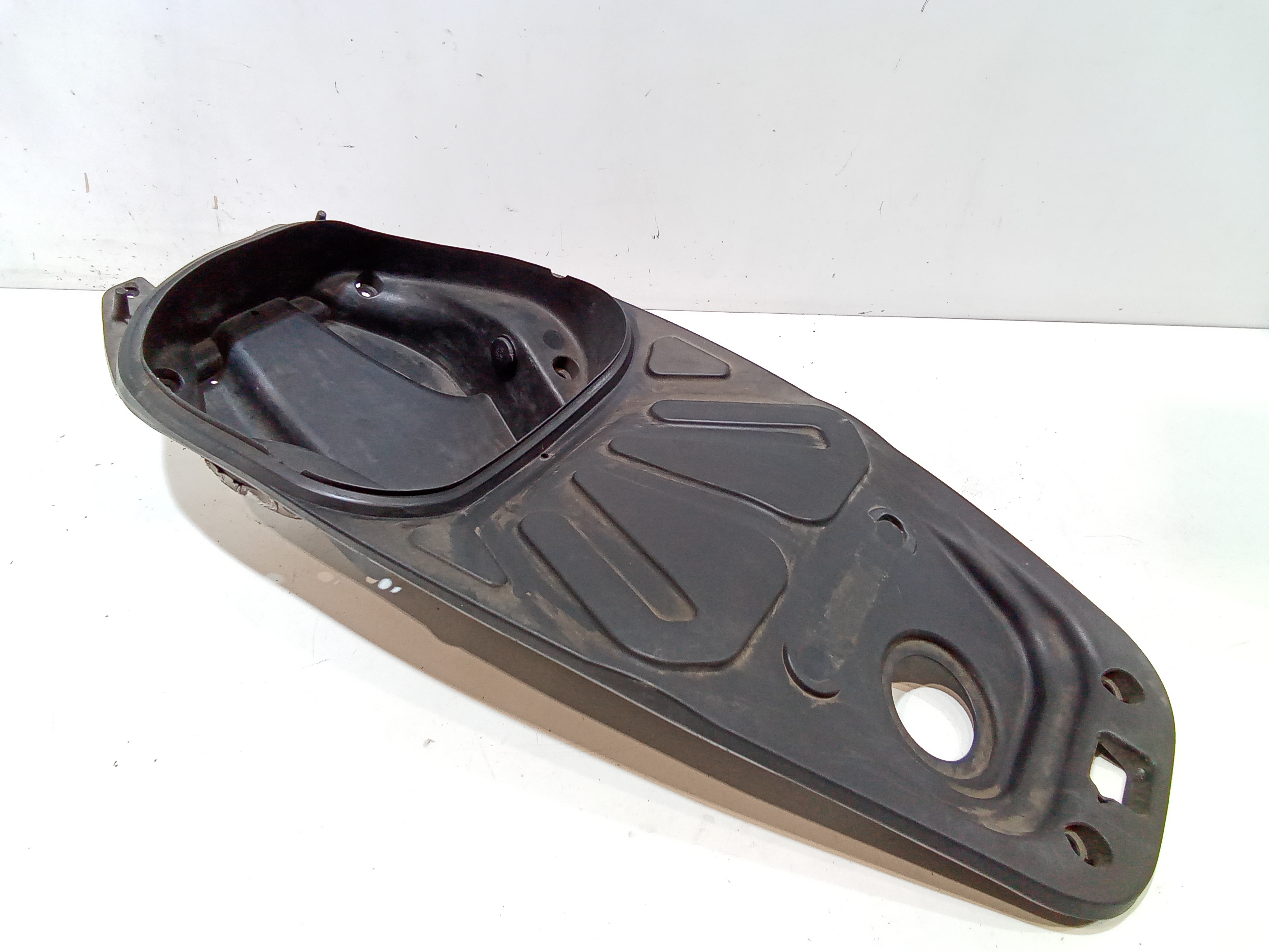 Vano sotto sella per Kymco People GT 300cc (2010 - 2017)