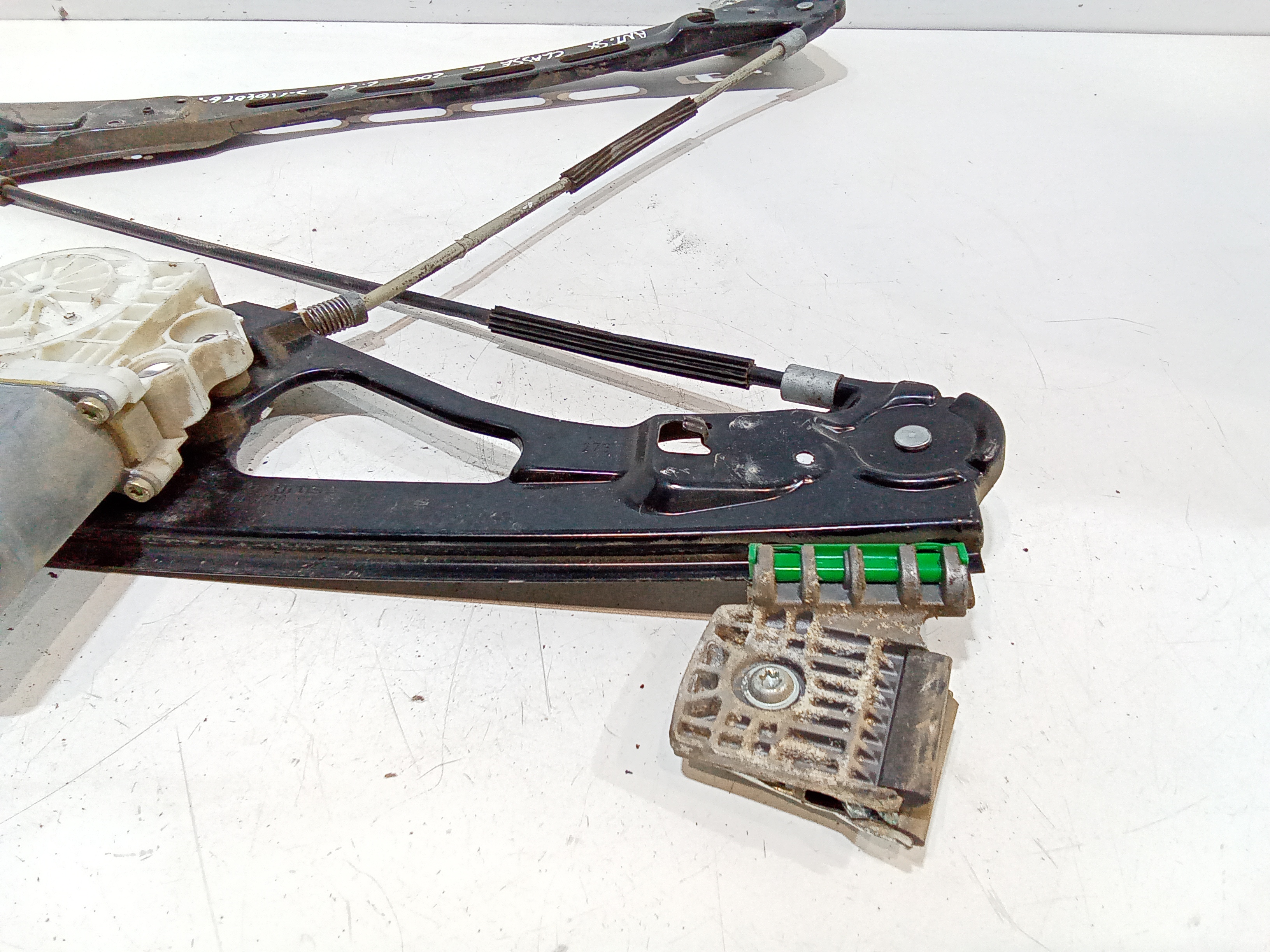 Cremagliera anteriore sinistra Guida per Mercedes Classe E Berlina W211 (2002 - 2007)