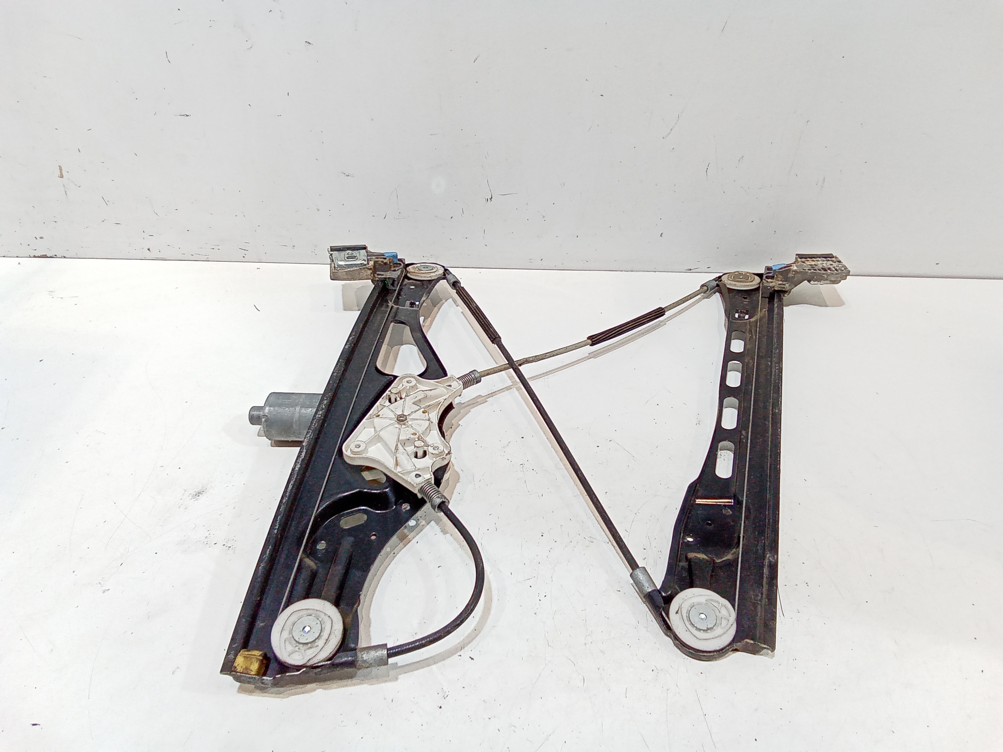 Cremagliera anteriore sinistra Guida per Mercedes Classe E Berlina W211 (2002 - 2007)