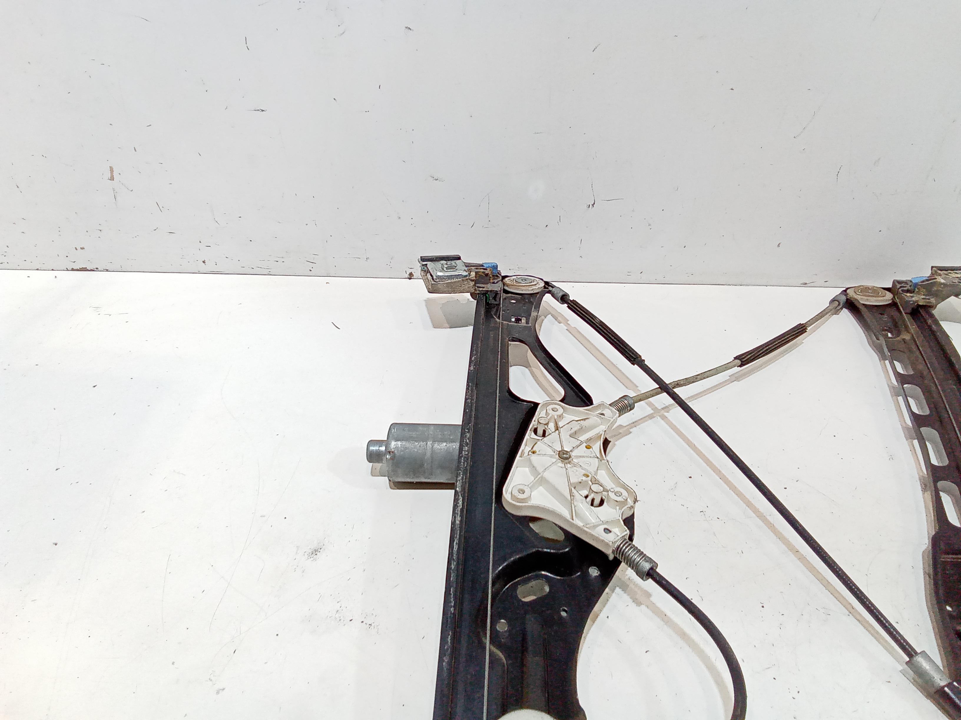 Cremagliera anteriore sinistra Guida per Mercedes Classe E Berlina W211 (2002 - 2007)