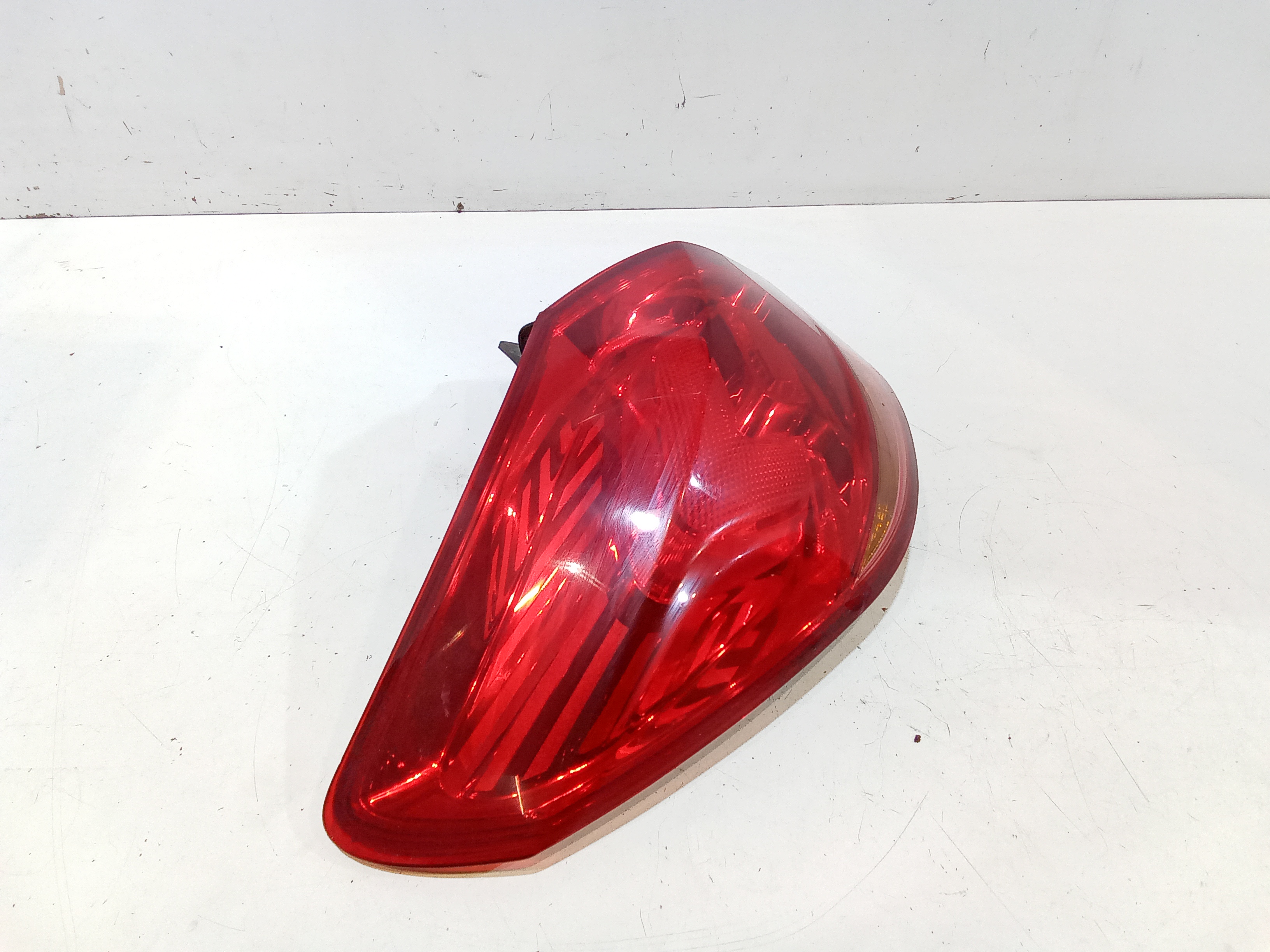 Stop fanale Posteriore sinistro lato Guida per Opel Astra J (2009 - In produzione)