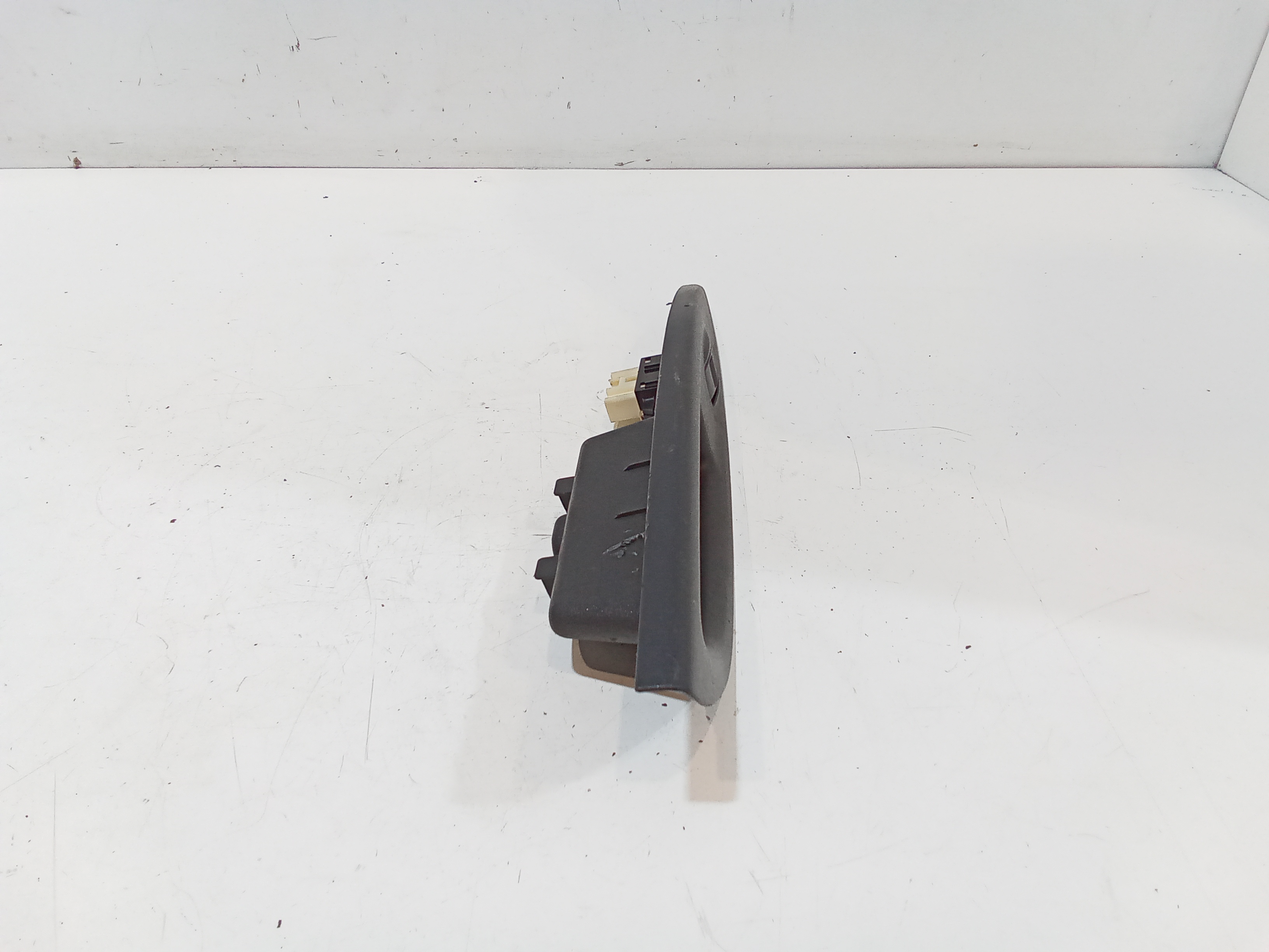 Pulsantiera Posteriore Destra per Mazda 6 Berlina (2002 - 2008)