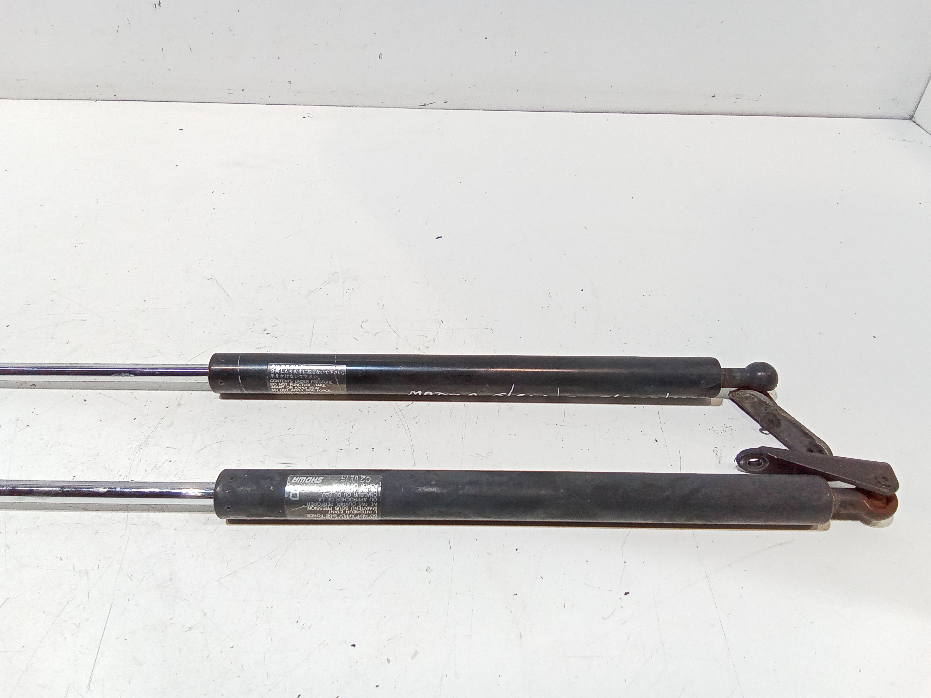 Pistoncini cofano Post. per Mazda 6 Berlina (2002 - 2008)