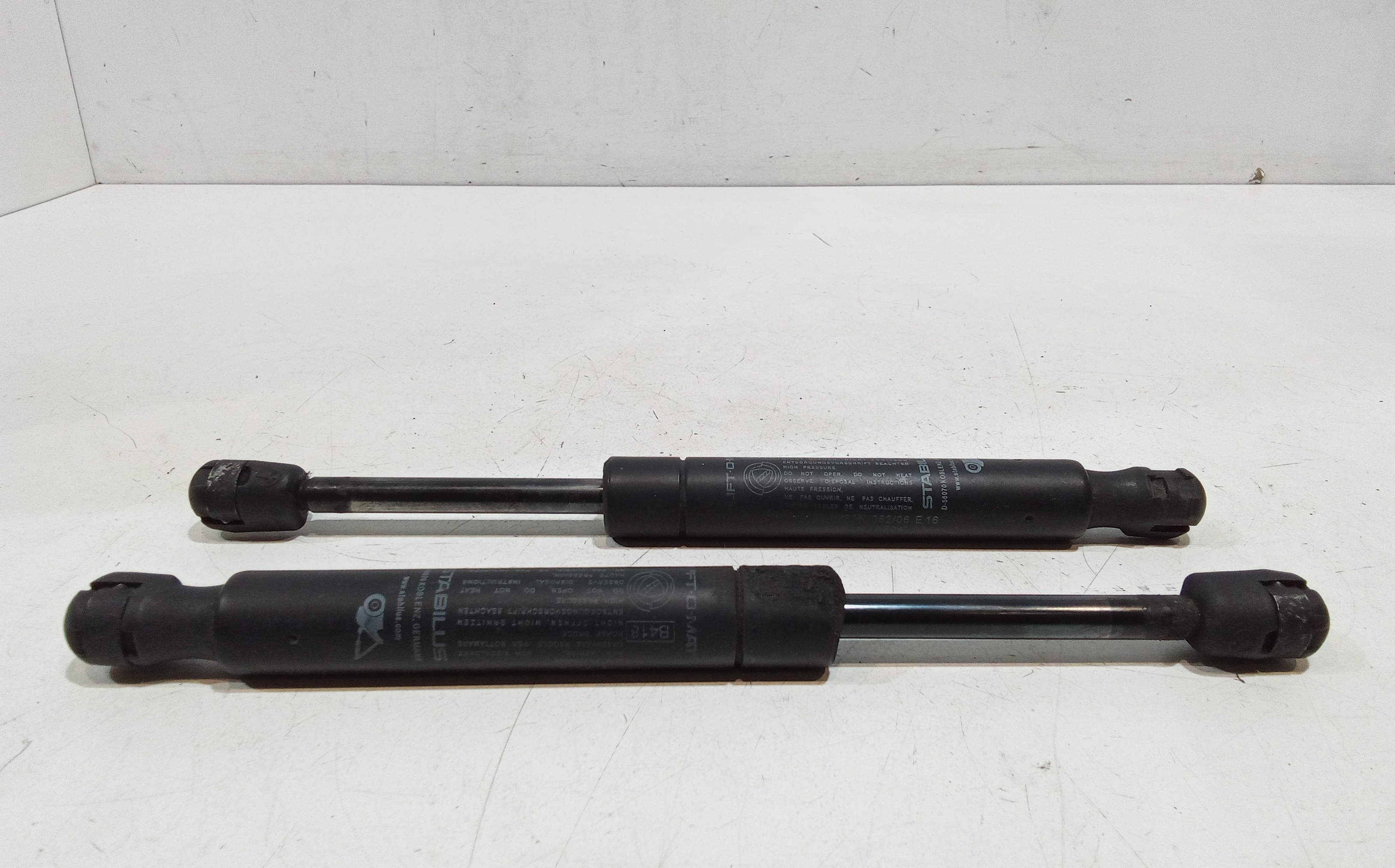 Pistoncini cofano Post. per Alfa Romeo 159 Sportwagon Serie (05>11) (2005 - 2011)