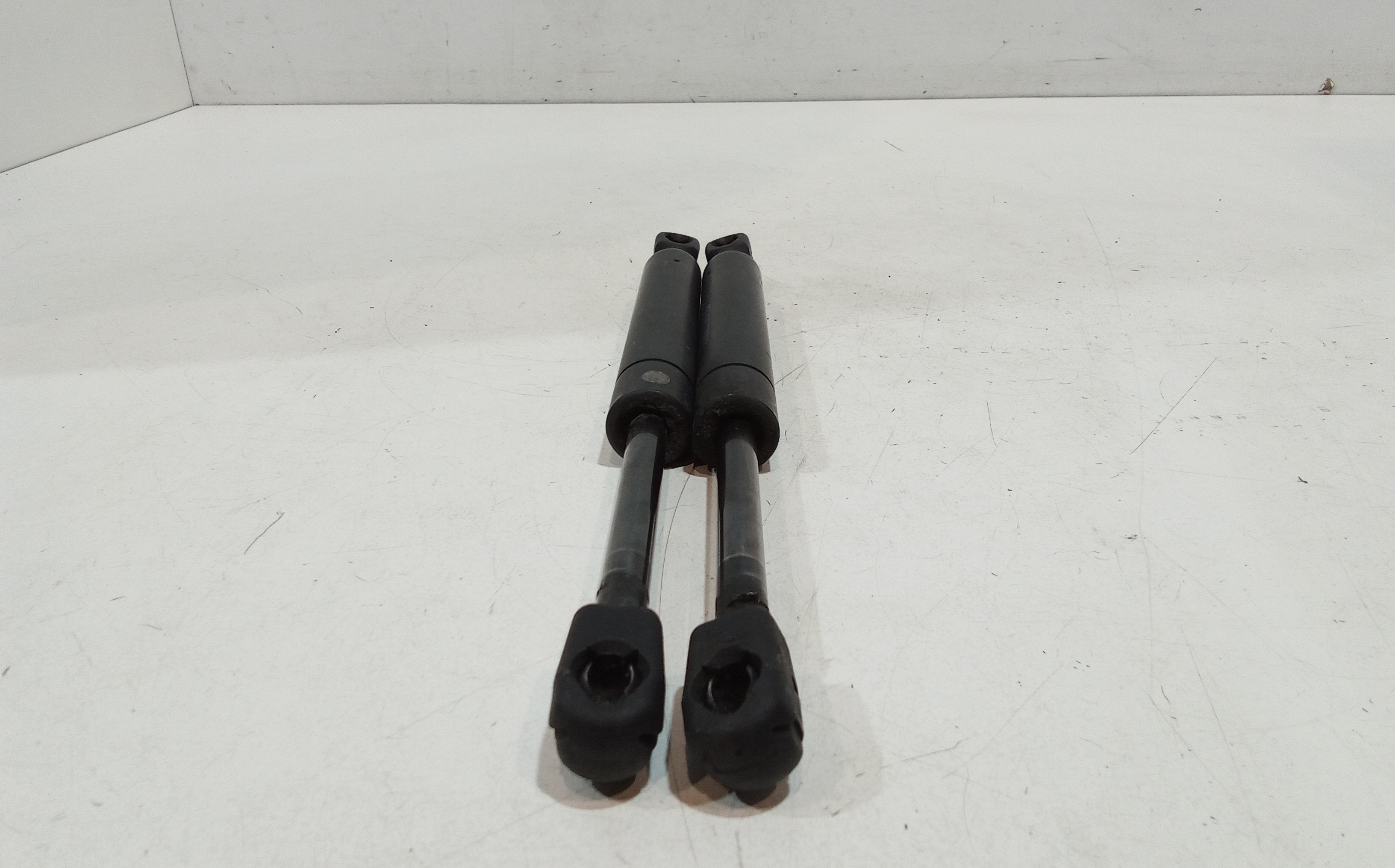 Pistoncini cofano Post. per Alfa Romeo 159 Sportwagon Serie (05>11) (2005 - 2011)