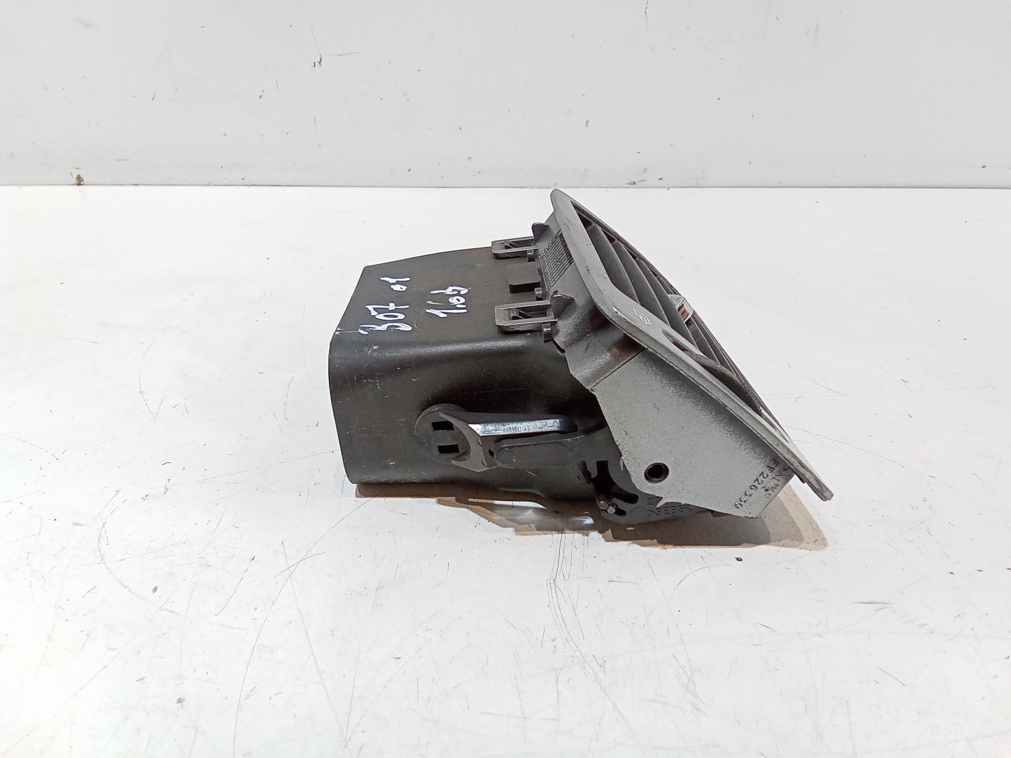 Bocchetta aria cruscotto lato guida per Peugeot 307 Berlina (2001 - 2005)