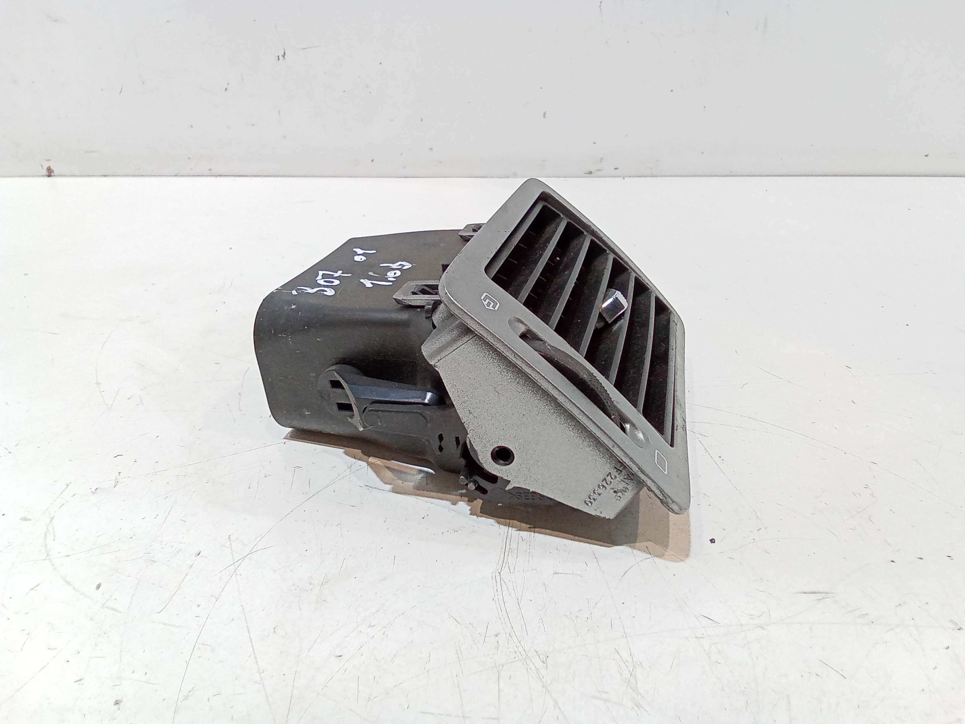 Bocchetta aria cruscotto lato guida per Peugeot 307 Berlina (2001 - 2005)