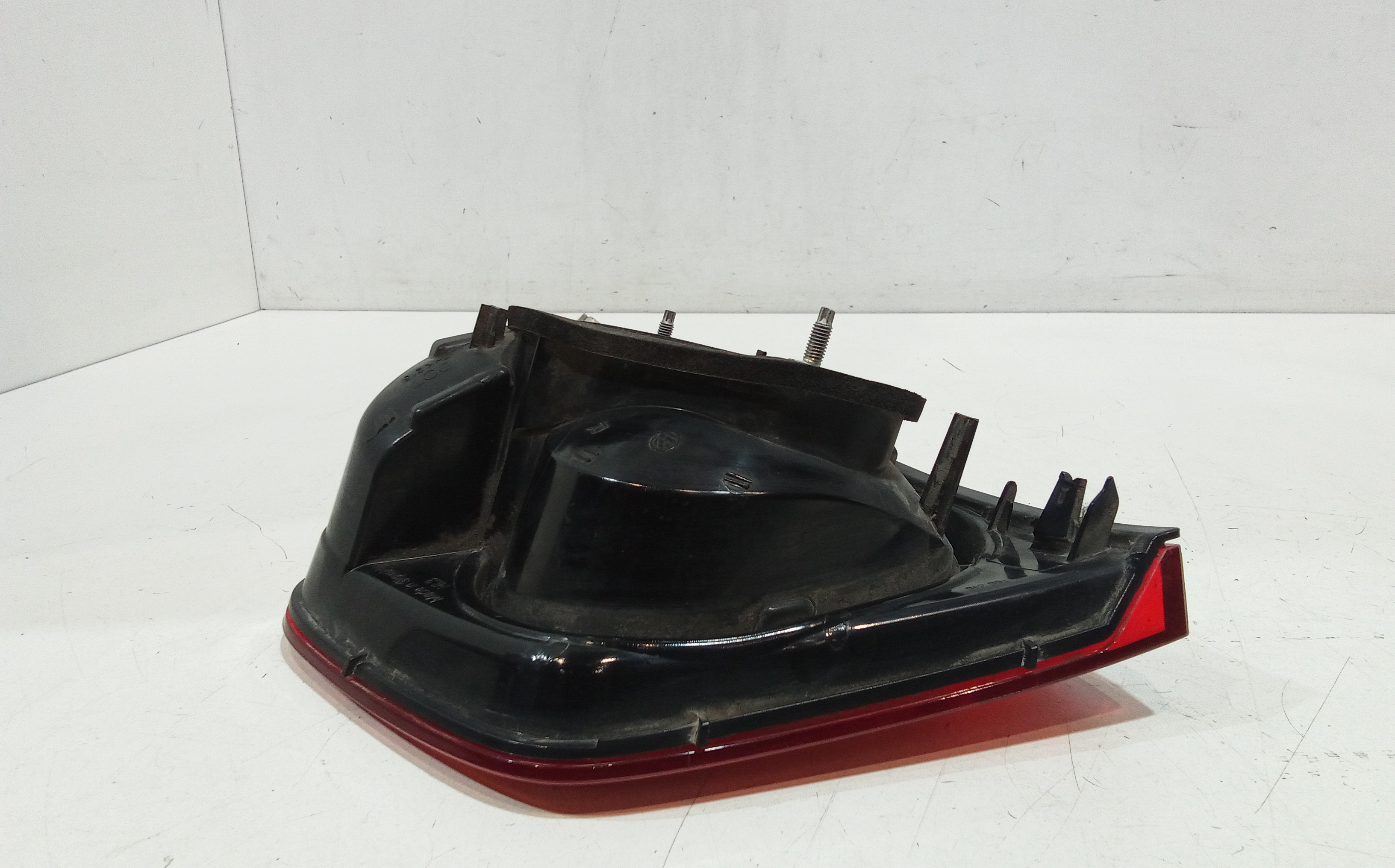 Stop Posteriore Destro Integrato nel Portello per Volkswagen Tiguan 1 Serie (2007 - 2011)