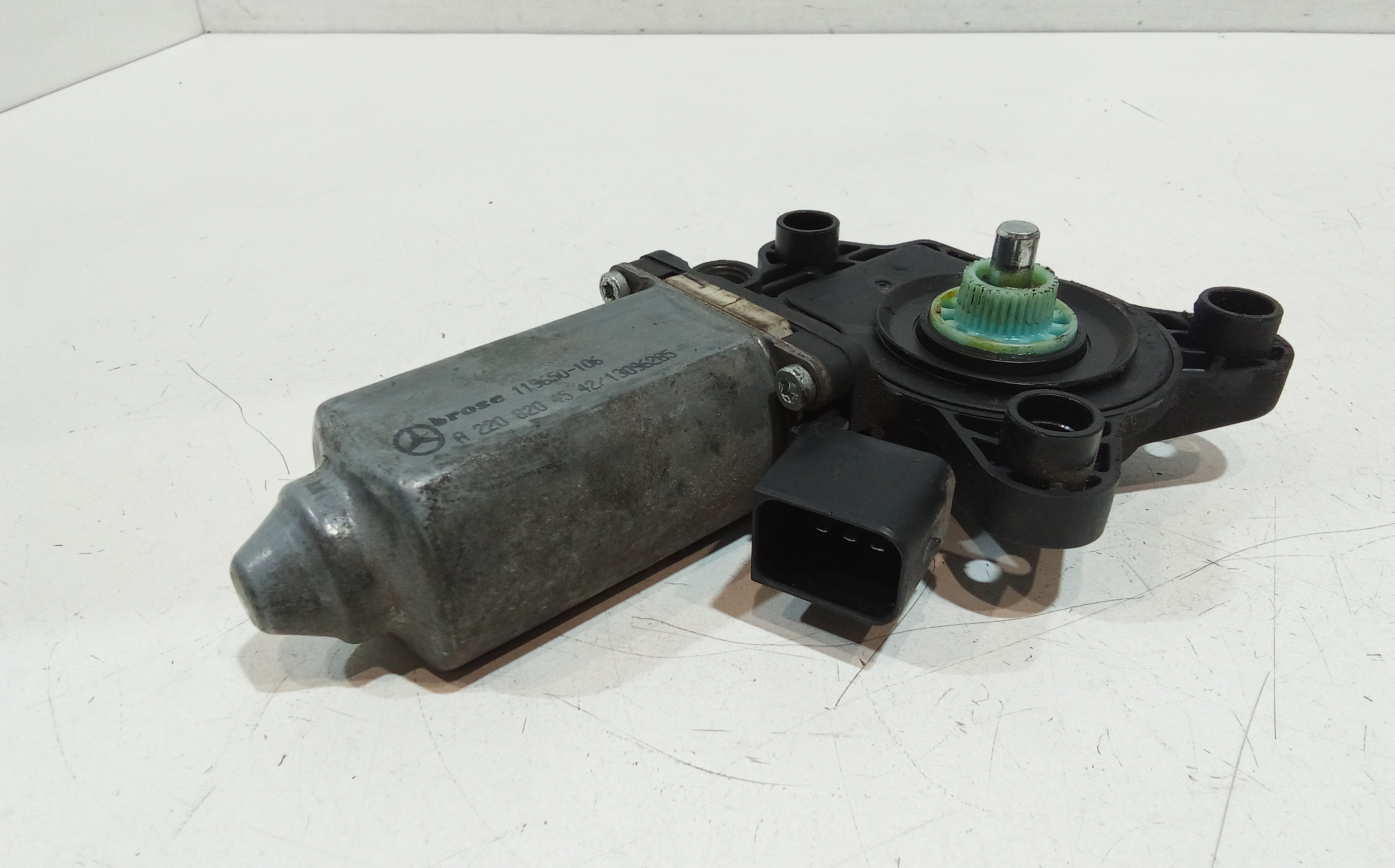 Motorino Alzavetro anteriore destra per Mercedes Classe C Berlina W203 2 Serie (2004 - 2007)