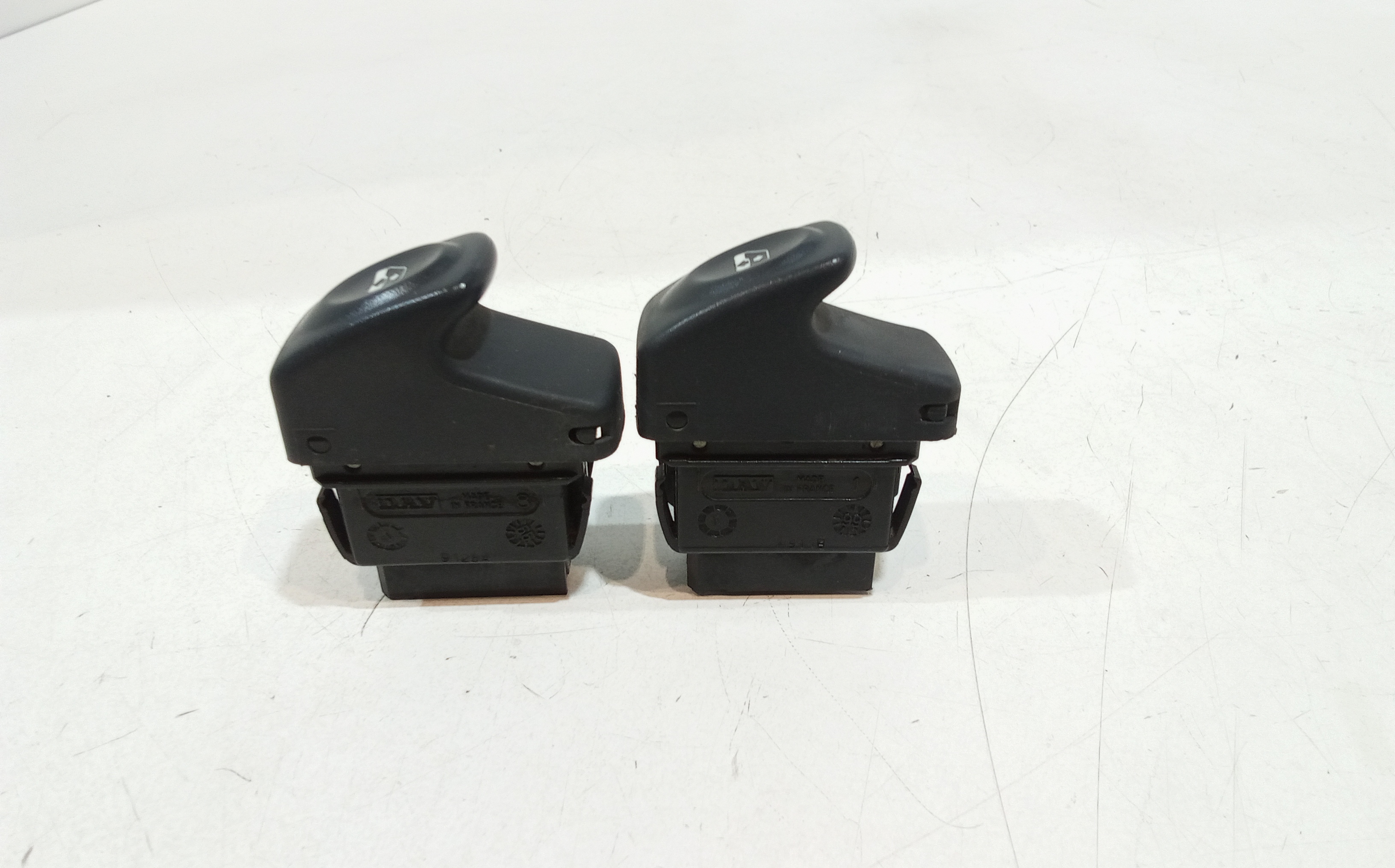 Pulsantiera anteriore sinistra Guida per Renault Megane Cabrio (95>99) (1995 - 1999)