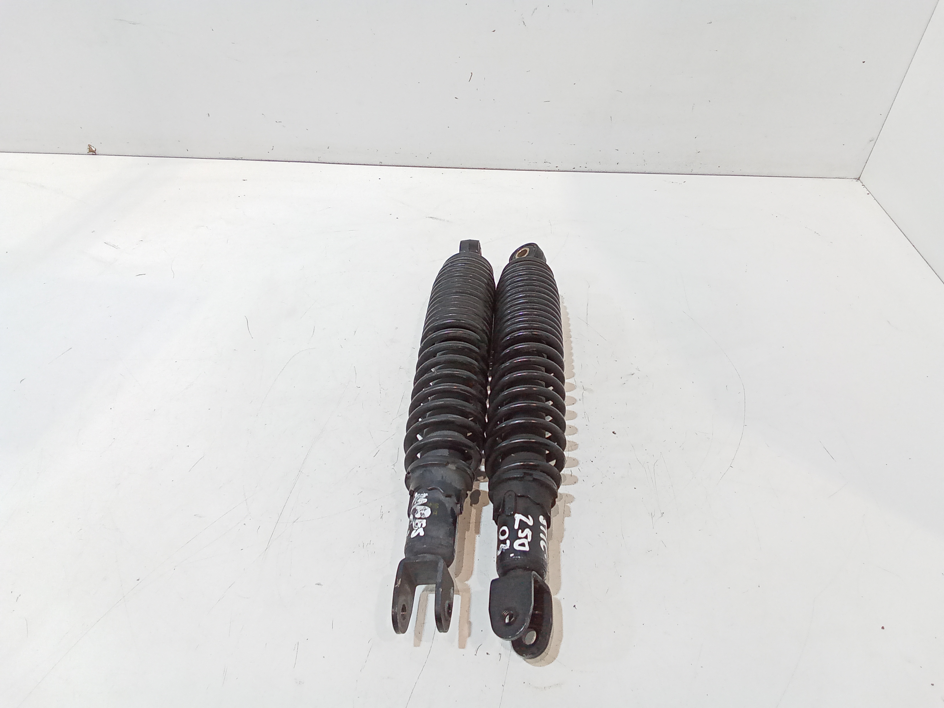 Coppia Ammortizzatori per Yamaha Majesty 250cc (99>06) (1999 - 2006)