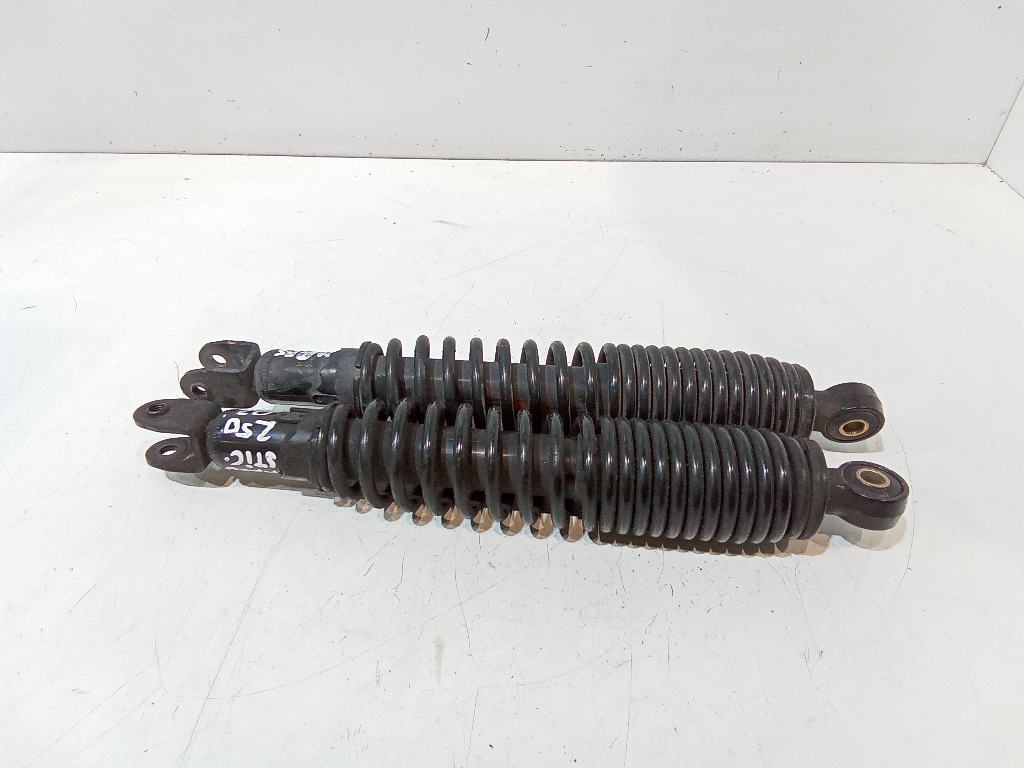 Coppia Ammortizzatori per Yamaha Majesty 250cc (99>06) (1999 - 2006)