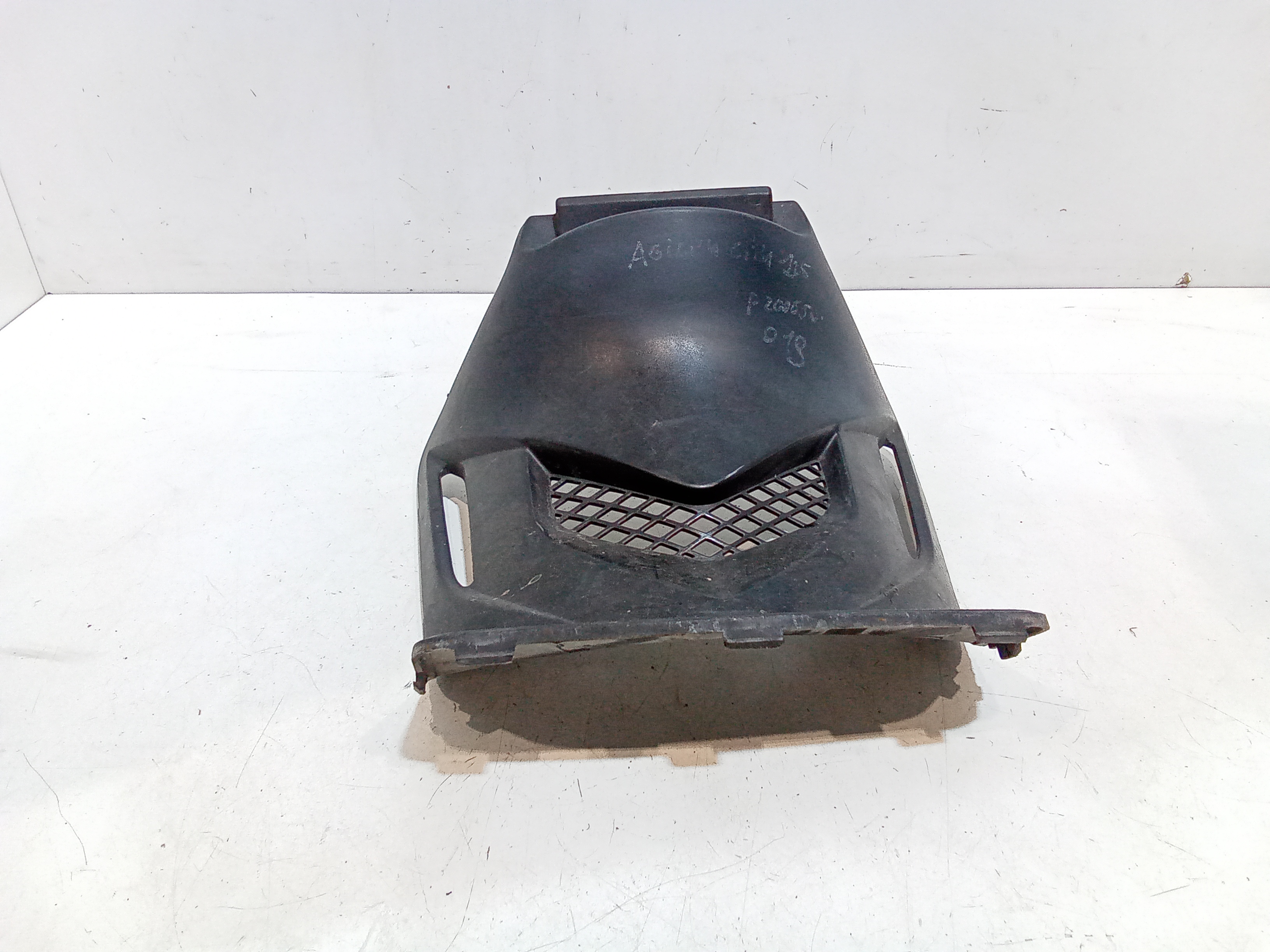 Carena centrale inferiore sella per Kymco Agility City 200cc (2016 - 2019)